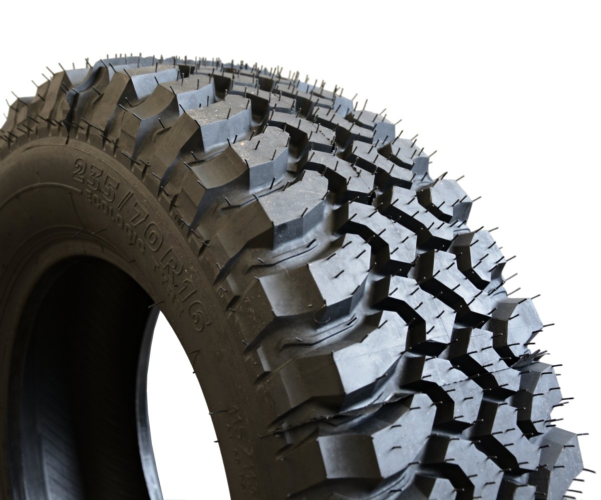 4X 235/70 R16 позашляхові шини DAKAR