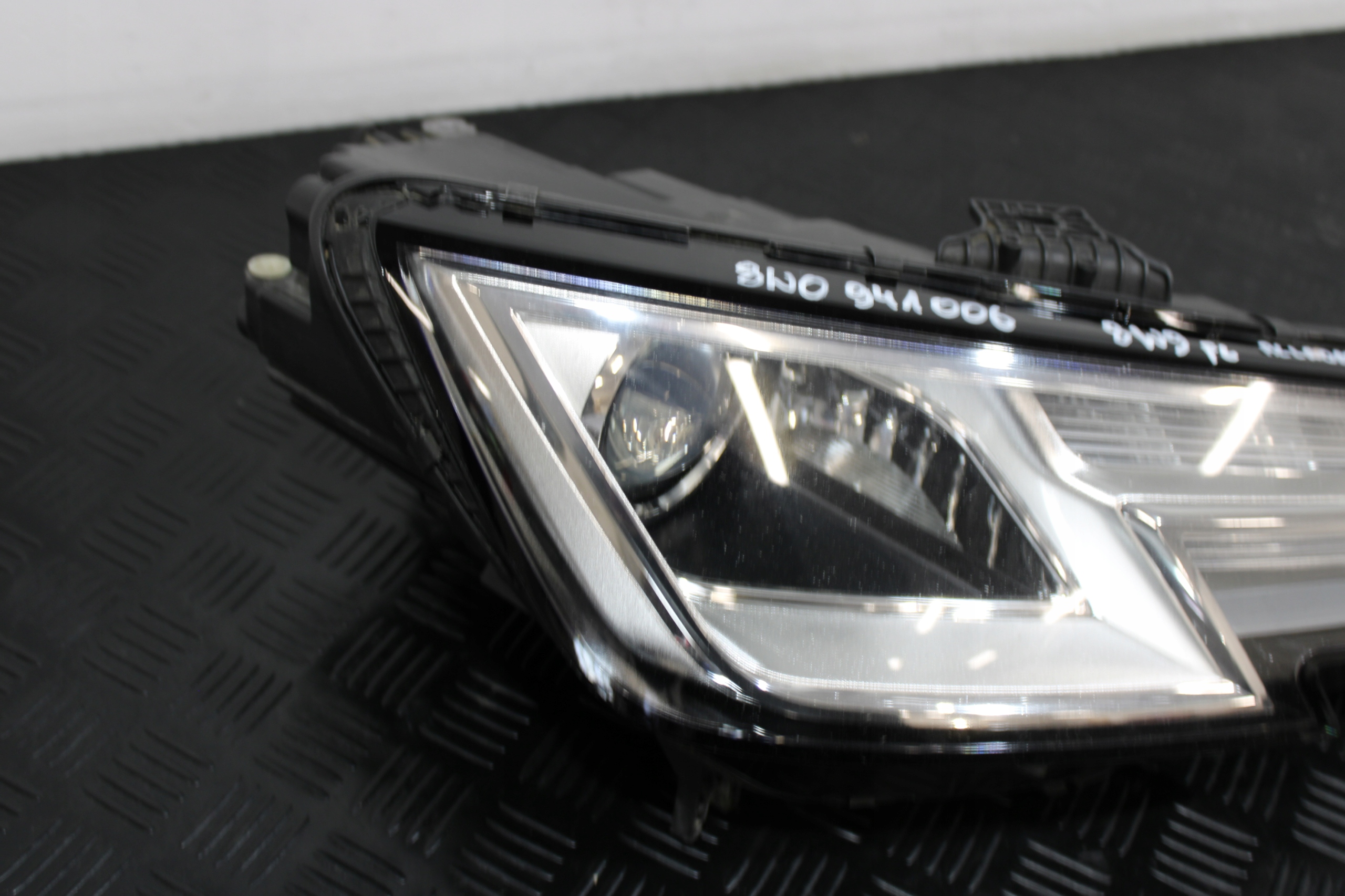 light lights front led 8W0941006 8W0941005 AUDI A4 B9 8W0 8W9 ALLROAD