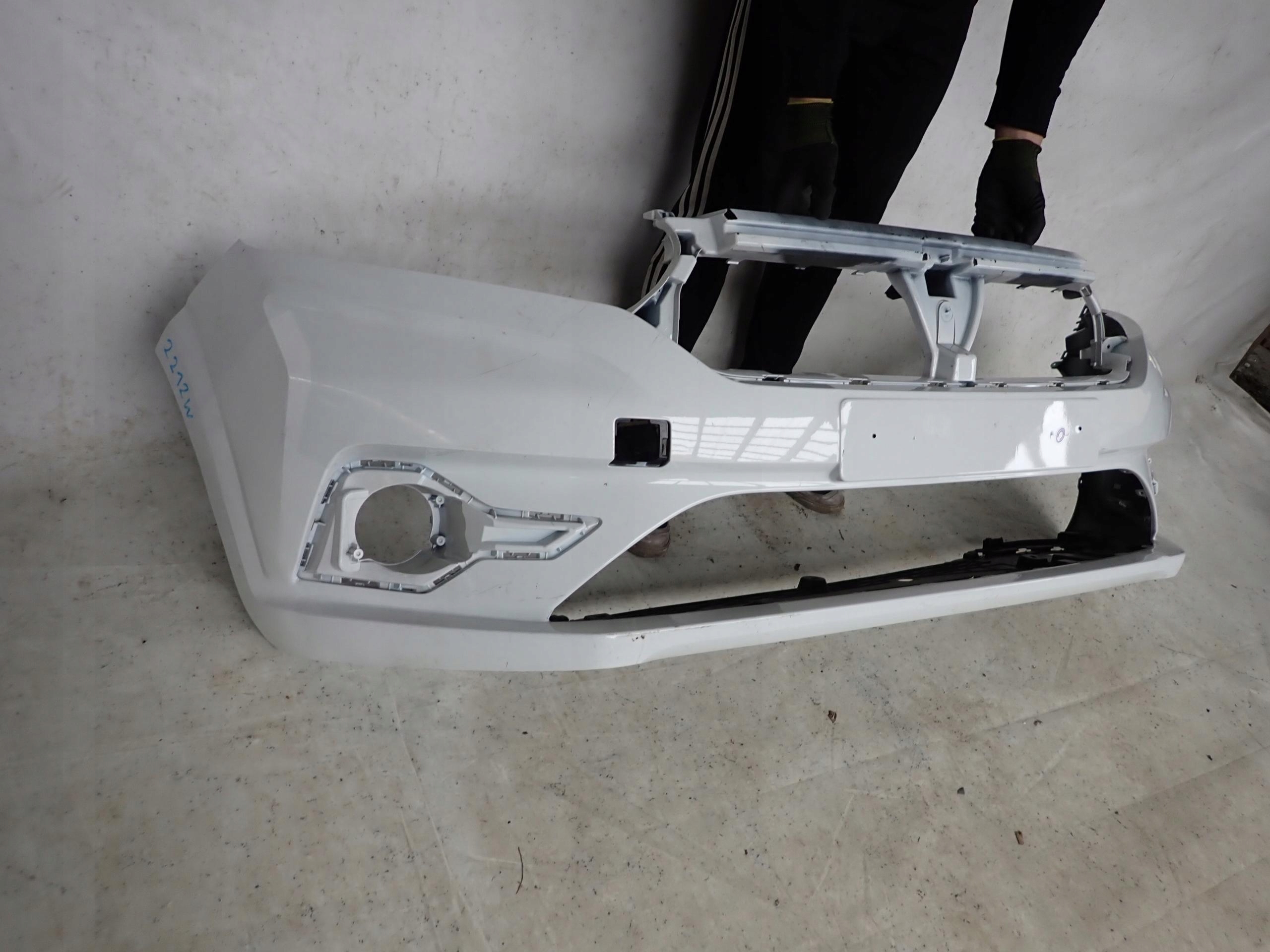 DACIA SANDERO III 20- bumper front front + cover 620228531R