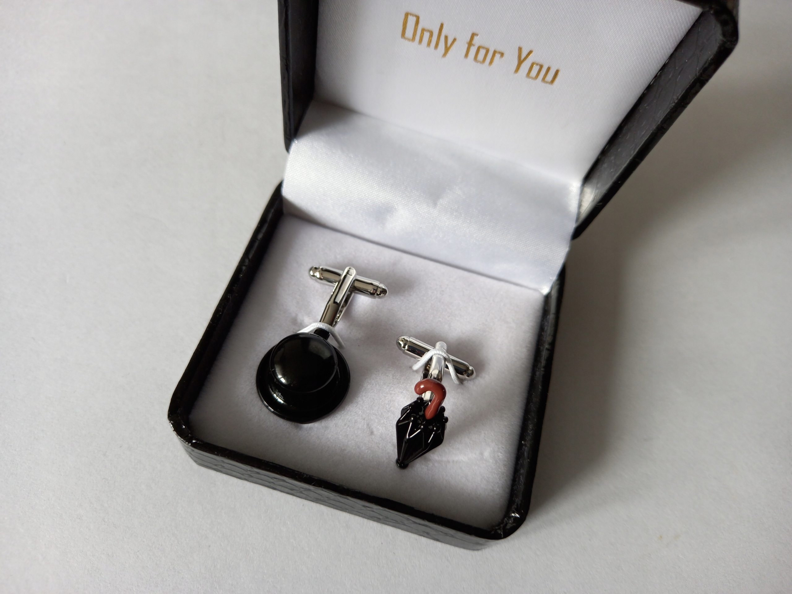 Manžetové knoflíčky Exciting Revolver a Melonik