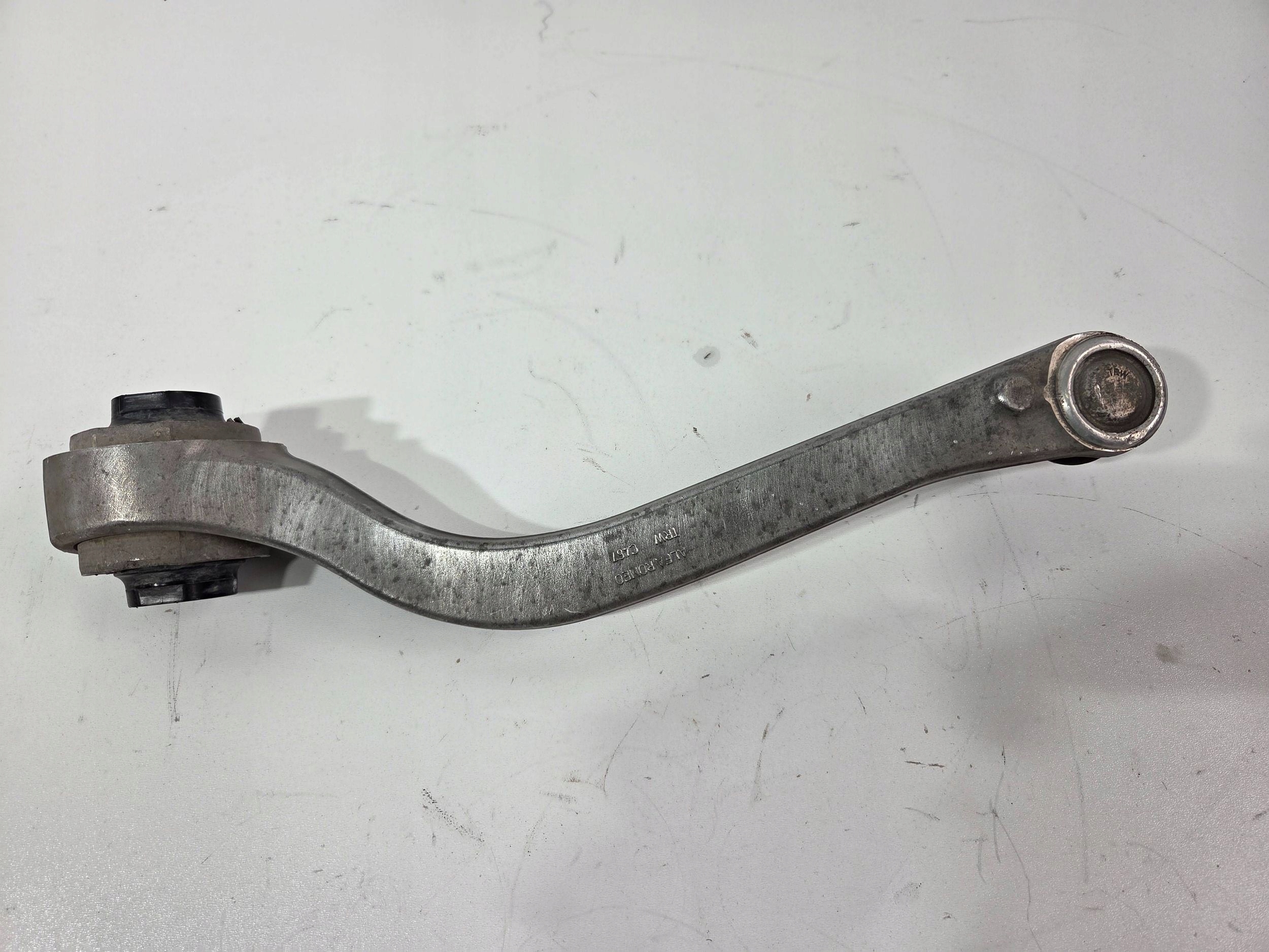 Alfa Romeo Giulia arm front left K2059-01 front NAPED (Q687)