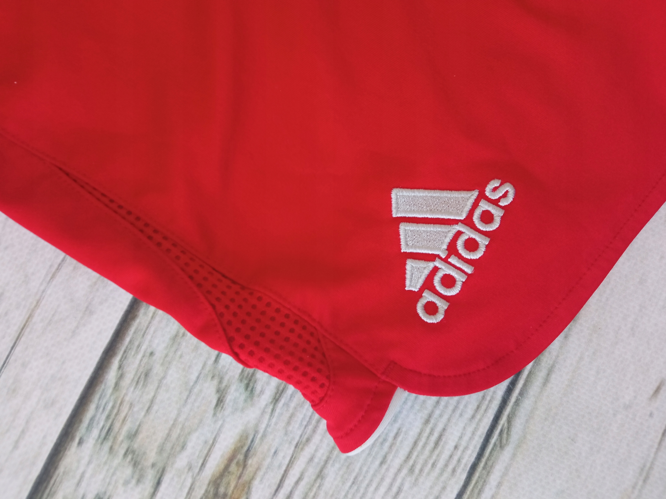 MĘSKIE SPODENKI LIVERPOOL FC ADIDAS M Kolor czerwony