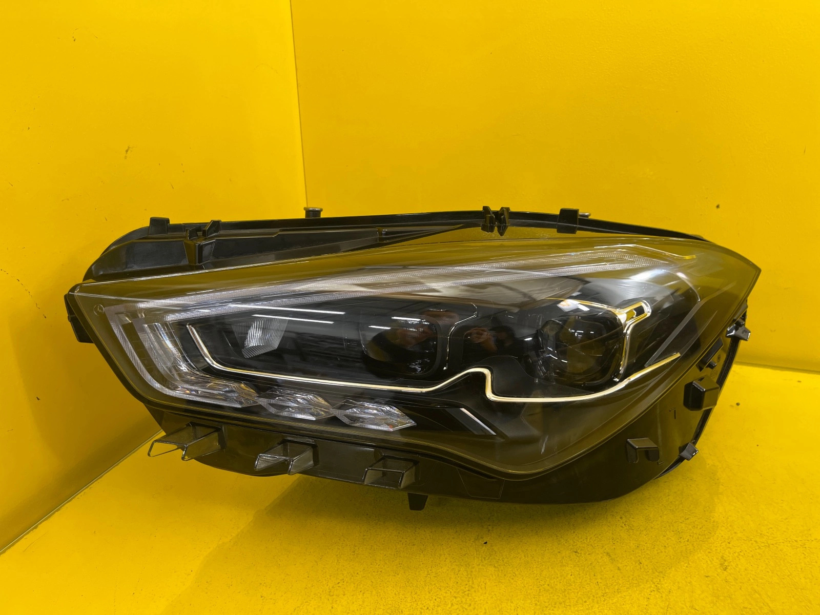 light left Mercedes CLA W118 Lift Full Led A1189061301