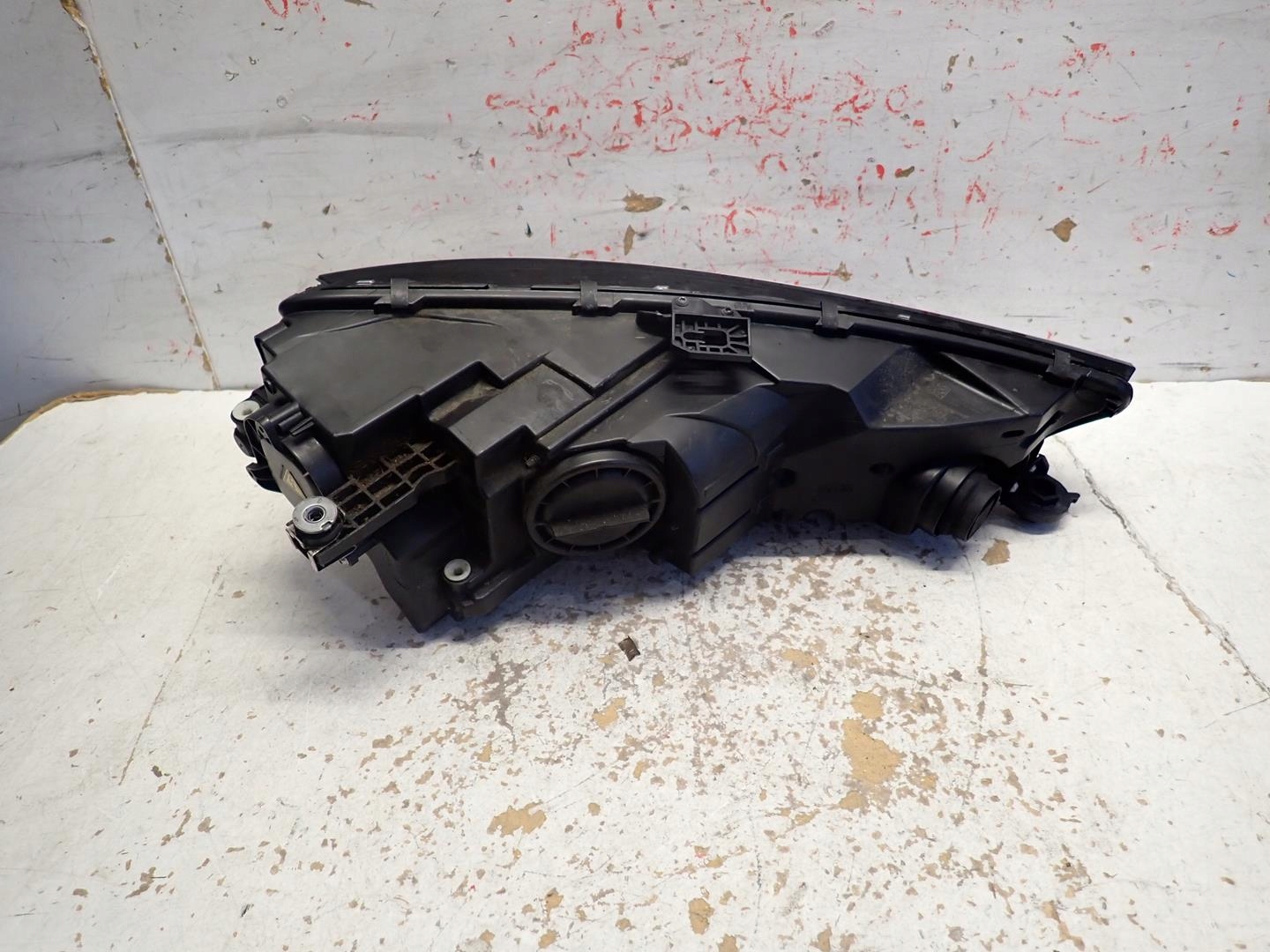 light front front left AUDI A4 B9 2015- BI-XENON 8W0941005