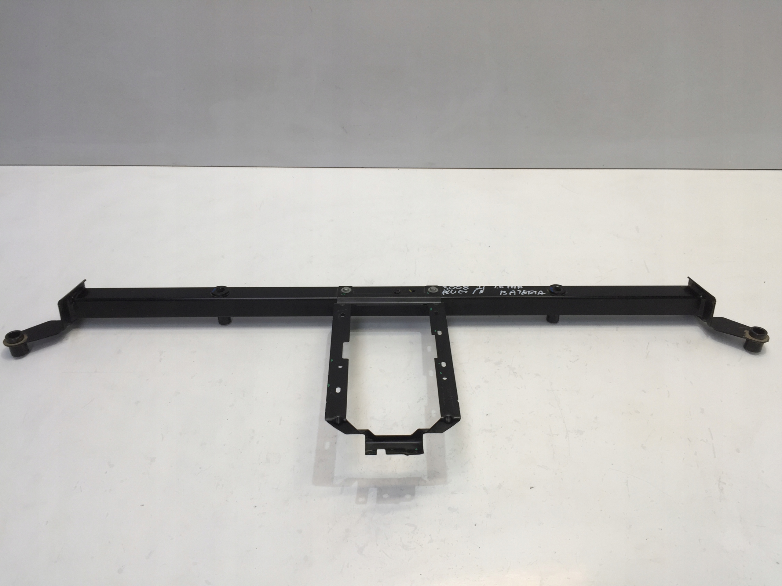 PEUGEOT 3008 II PHEV КРОНШТЕЙН БАТАРЕЇ 9825735680