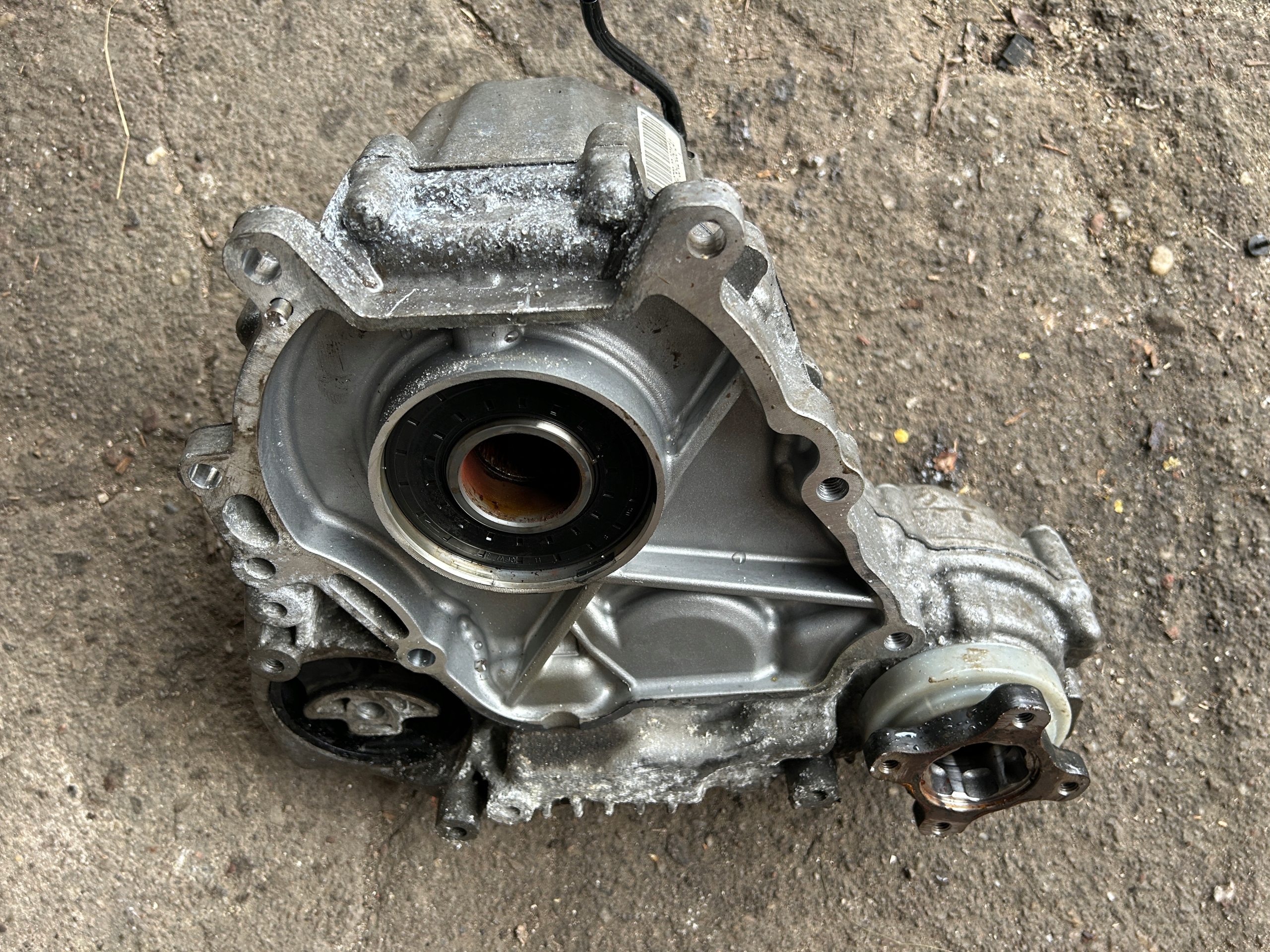 BMW F10 F11 3.0 редуктор сплиттер 7649783