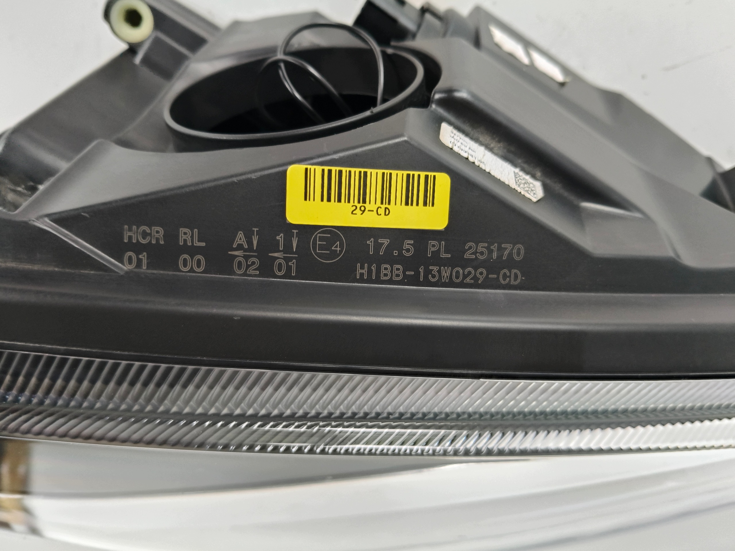 light right REFLEKTOR FORD FIESTA MK8 17- LED