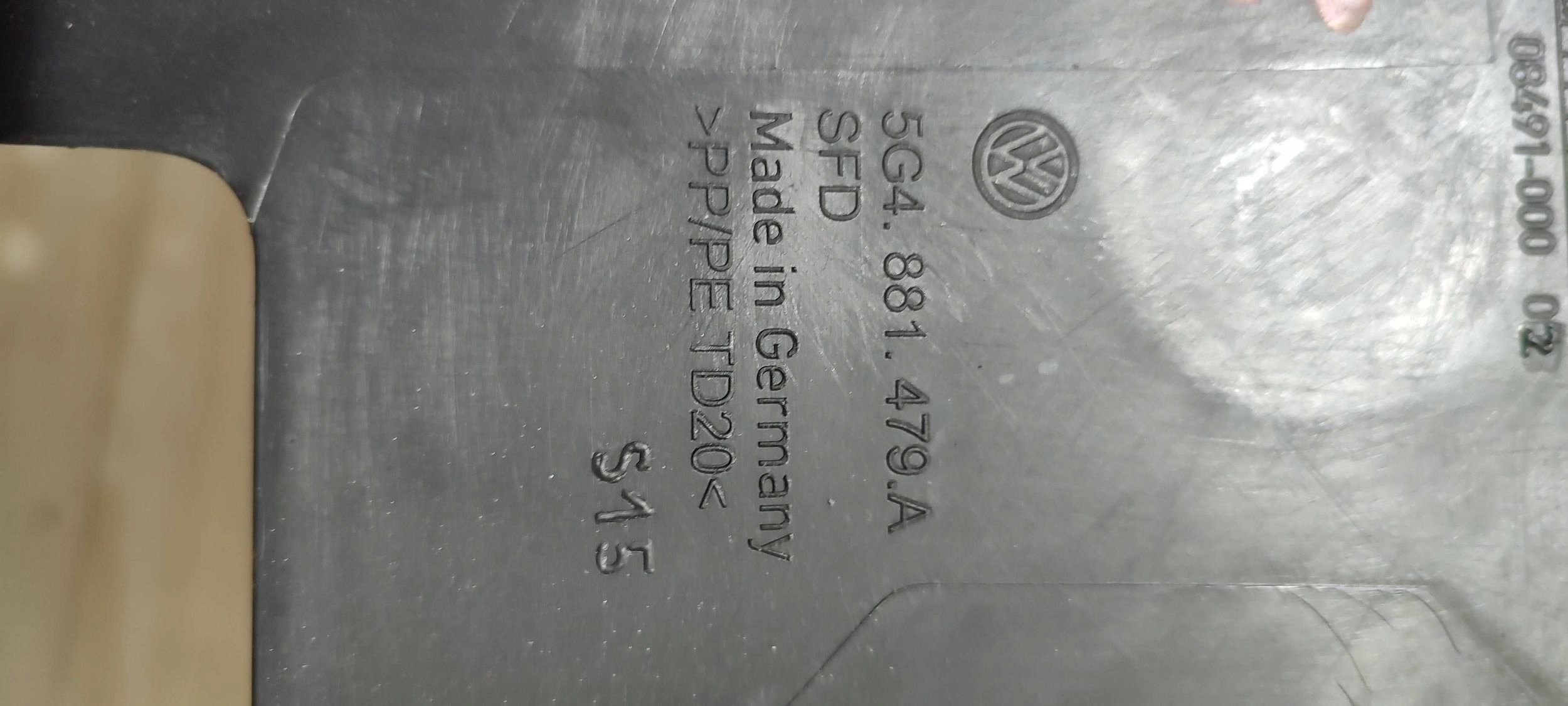 plastic seat front side right Volkswagen Caddy 5G4881479A