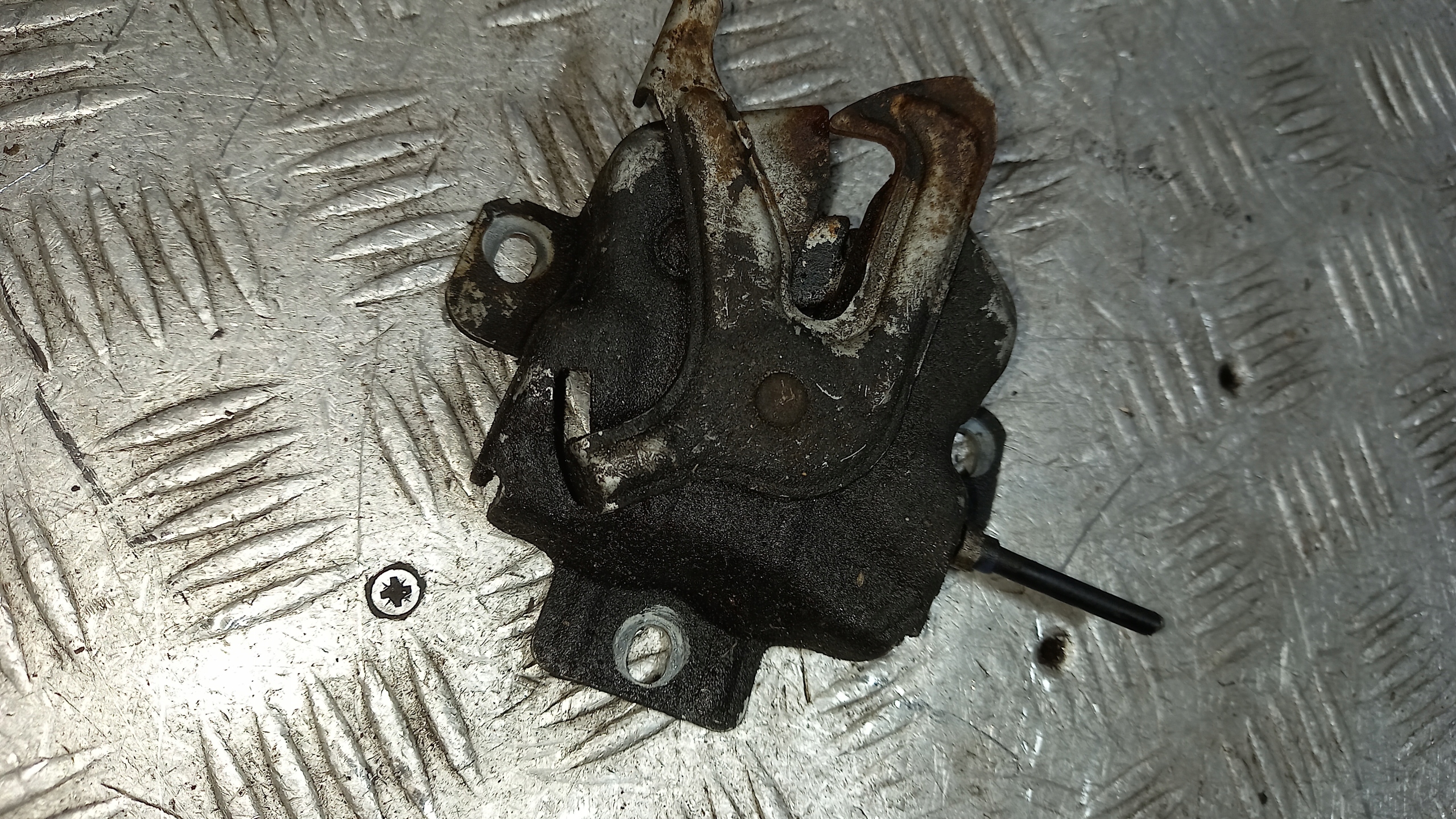 lock PRZEDNIEJ bonnets FIAT SEDICI