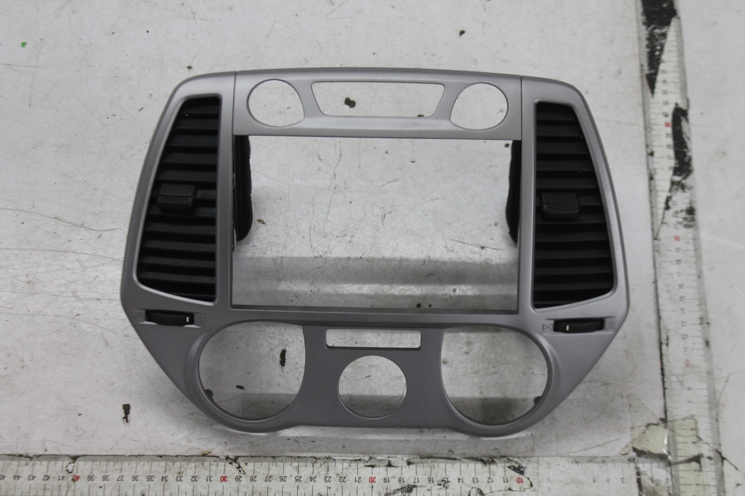 frame RADIA grid 97410-1J000 HYUNDAI I20 08-15