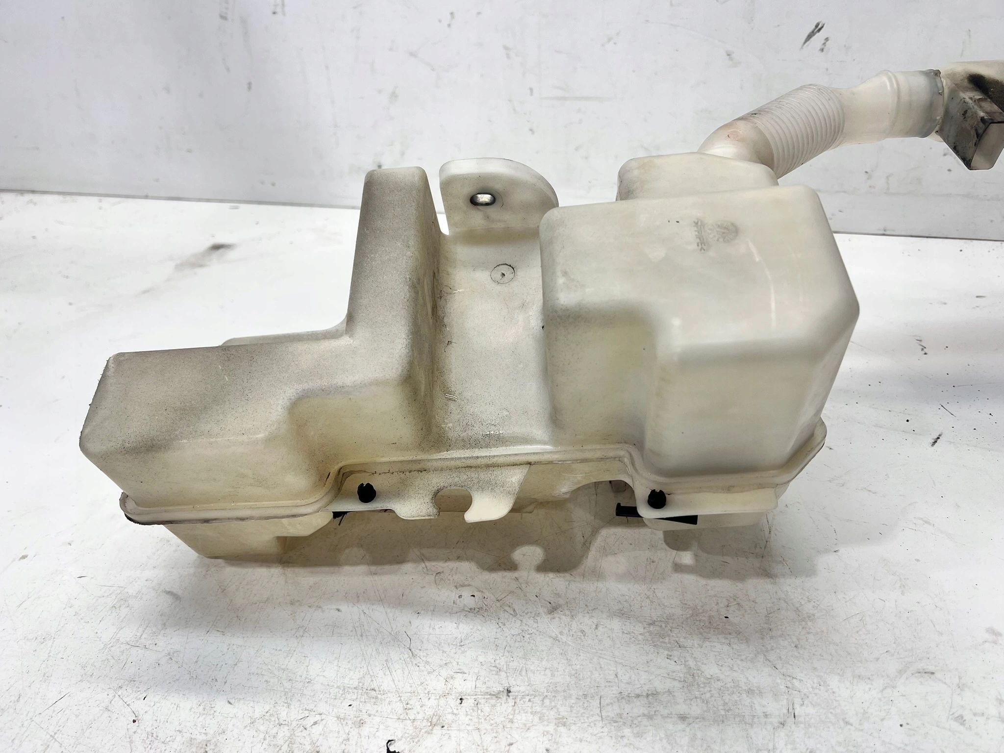 Behälter Spritzdüse AUDI Q3 8U 8U0955451L