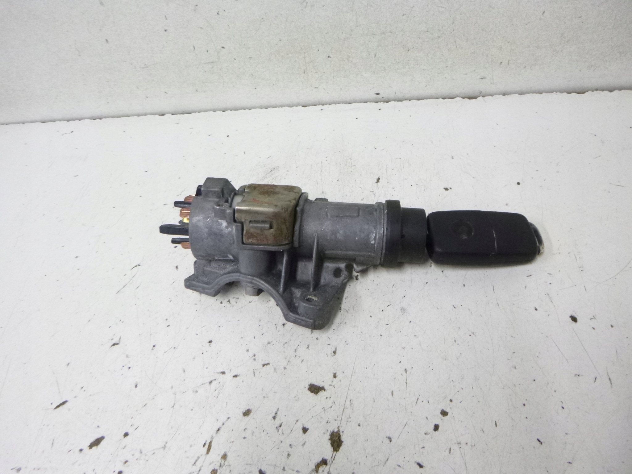 ignition + keys VW Passat B5 FL 1.9 TDI 4B0905851Q