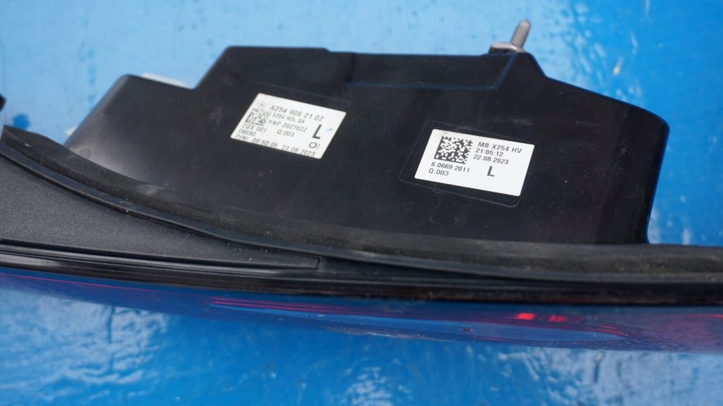 MERCEDES GLC 254 - left rear light EUR