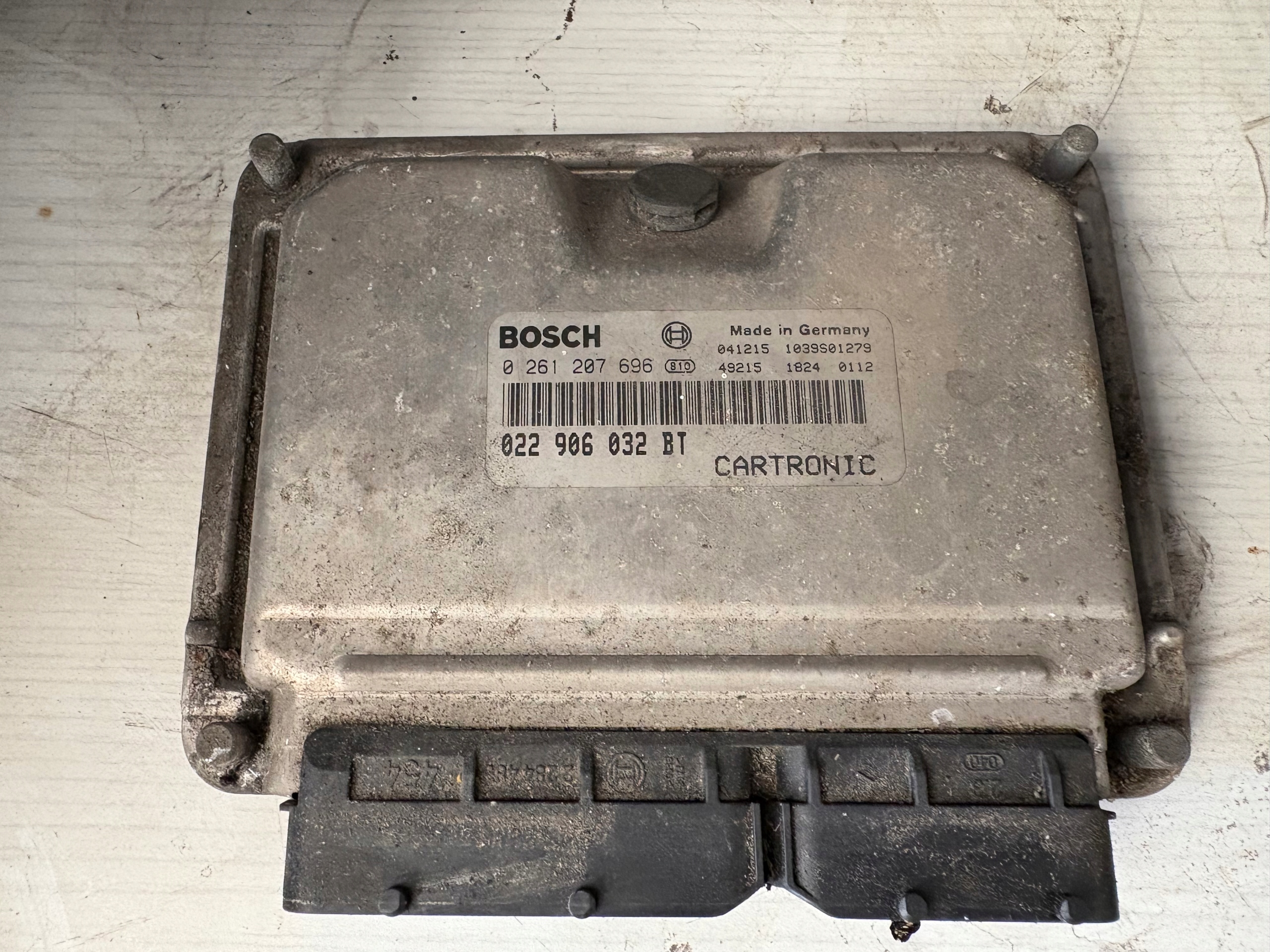 computer control unit of the engine PORSCHE CAYENNE 7L 4.5 T 022906032BT 0261207696