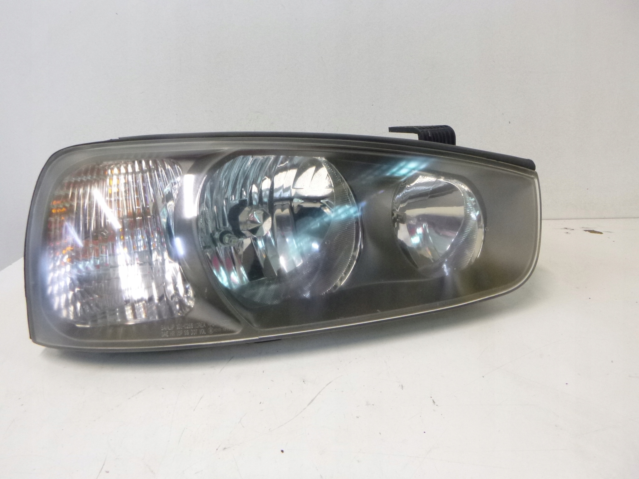 light front Hyundai Elantra 2000r.