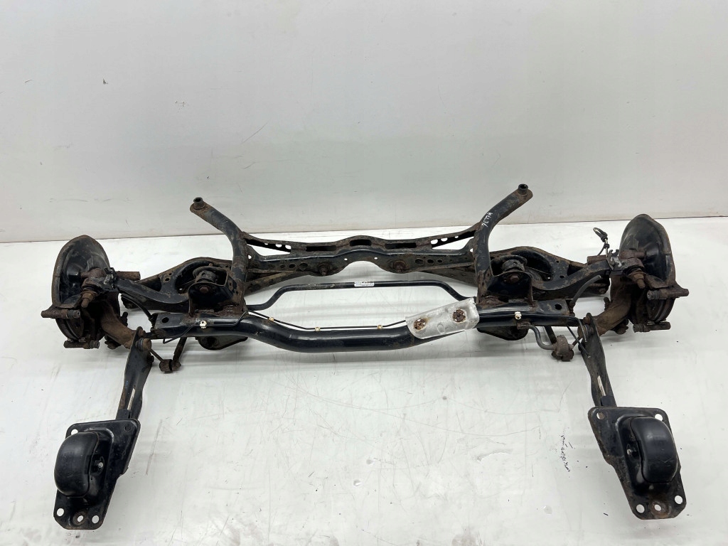 VW JETTA VI 5C 10-14 BELKA ZAWIESZENIA TYŁ TYLNA