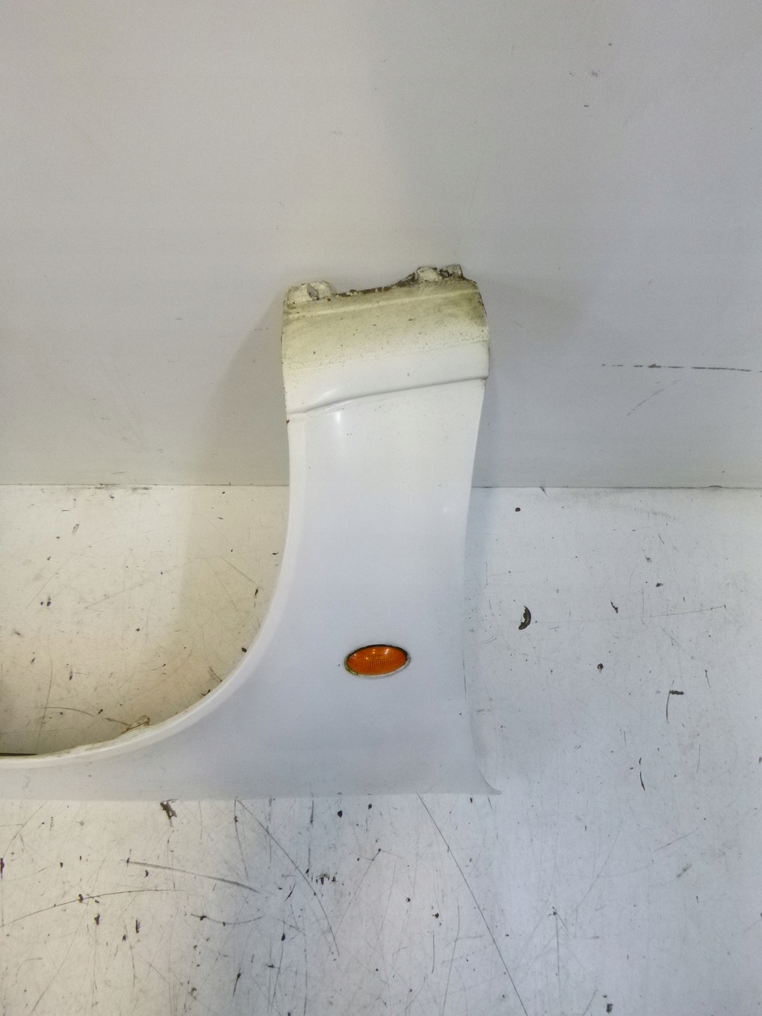 AILE DROITE FORD COURIER LIFT B1 2001R.