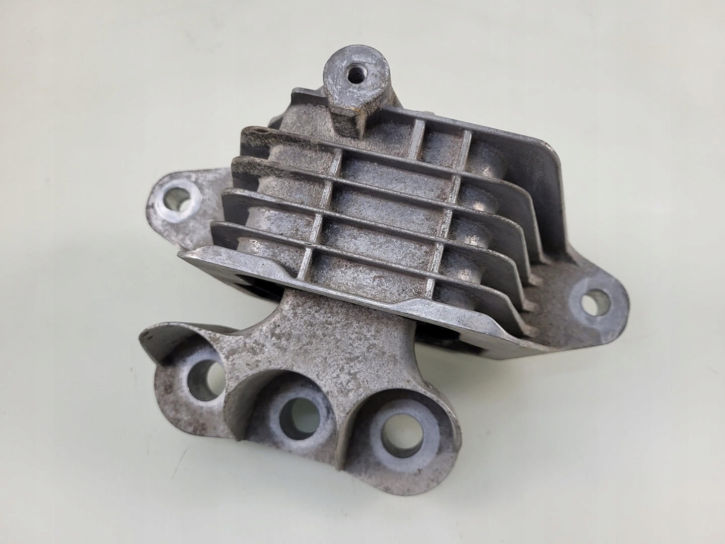 engine mount holder holder 2.0 cdti OPEL INSIGNIA B 84254938