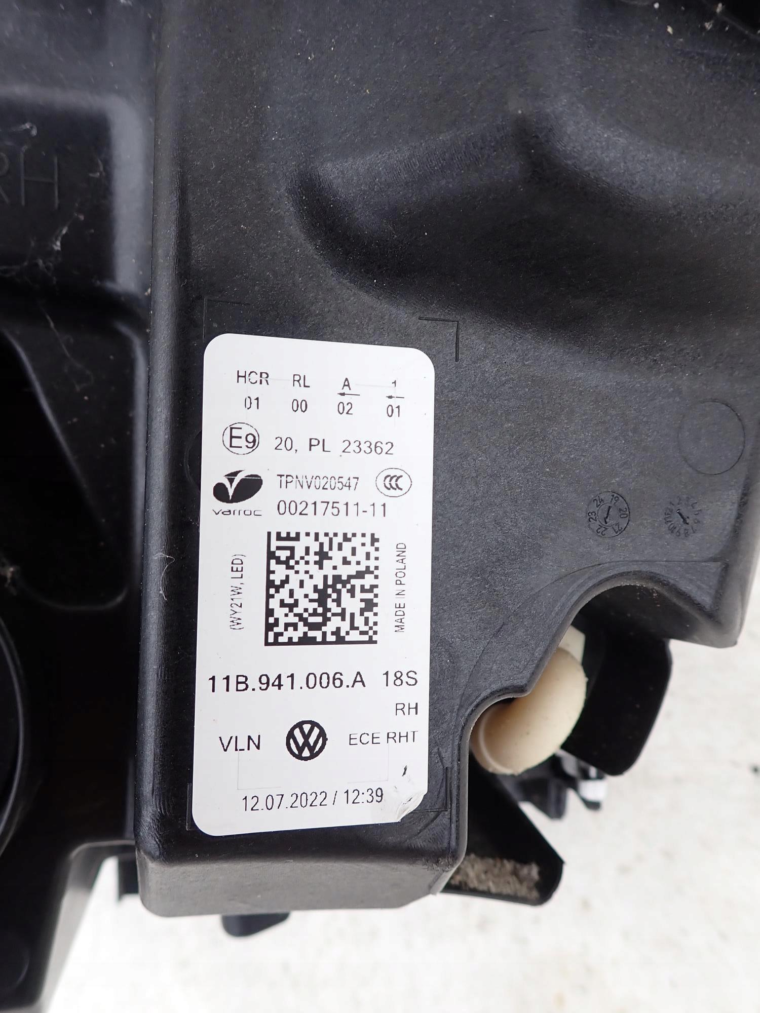 VW ID 4 ID.4 20-> light front front right