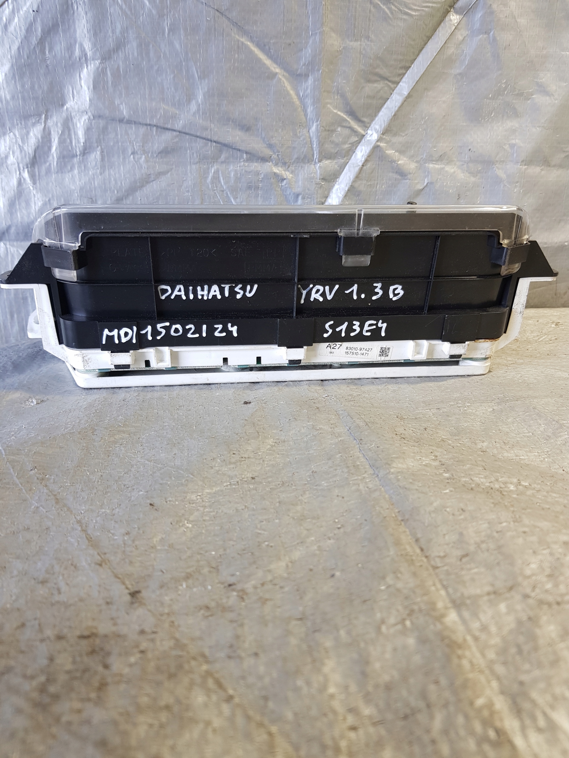 dials Daihatsu YRV 1.3B OE 83010-97427