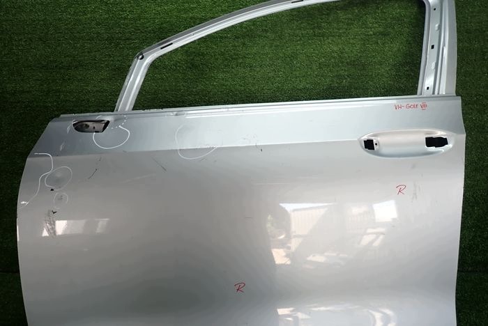 VW GOLF VIII 8 door left front front