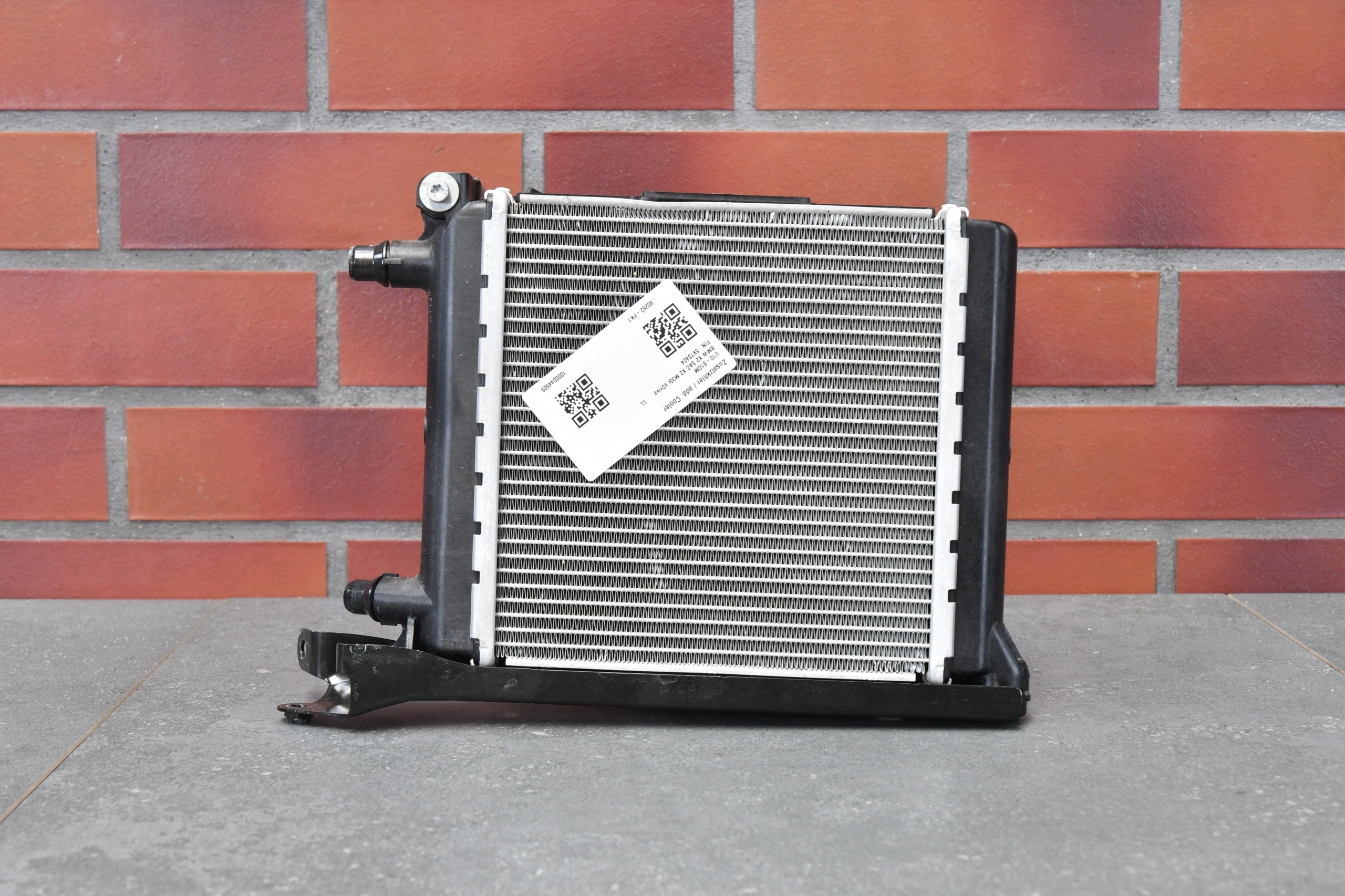 water cooler right side supplementary BMW X2 U10 originál
