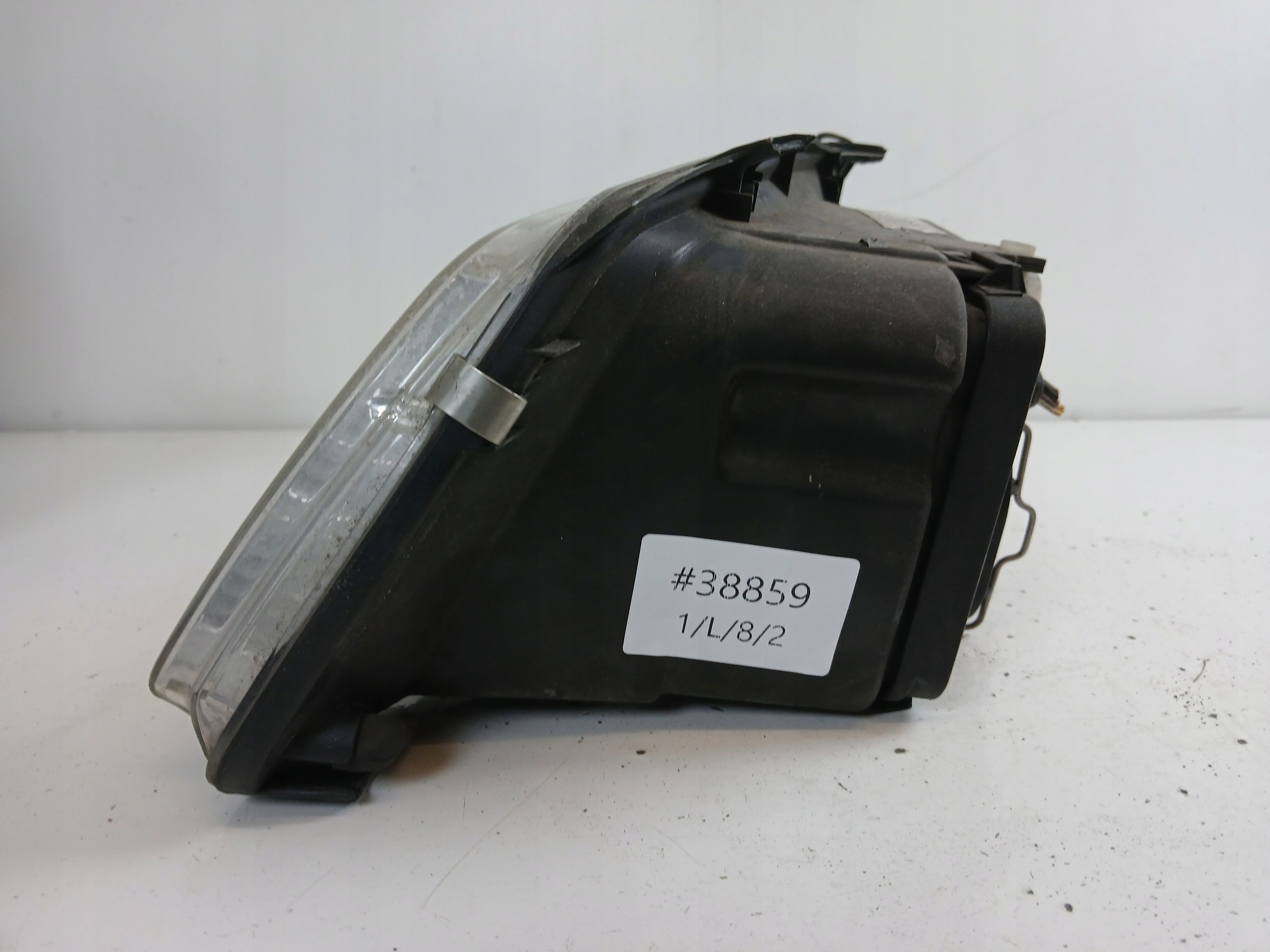 VW BORA light right front