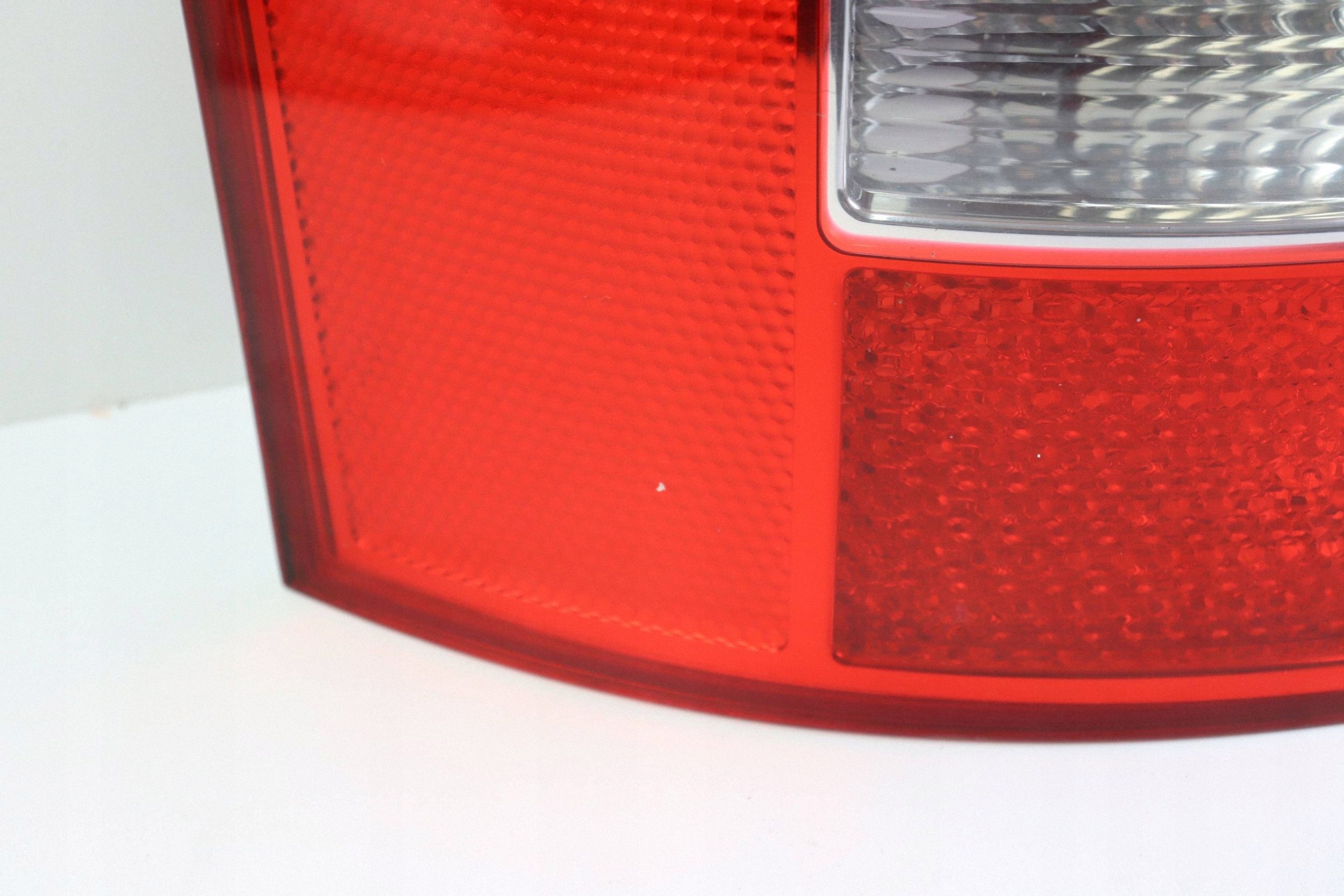 AUDI A4 B6 light left rear part rear KOMBI AVANT 8E9945095
