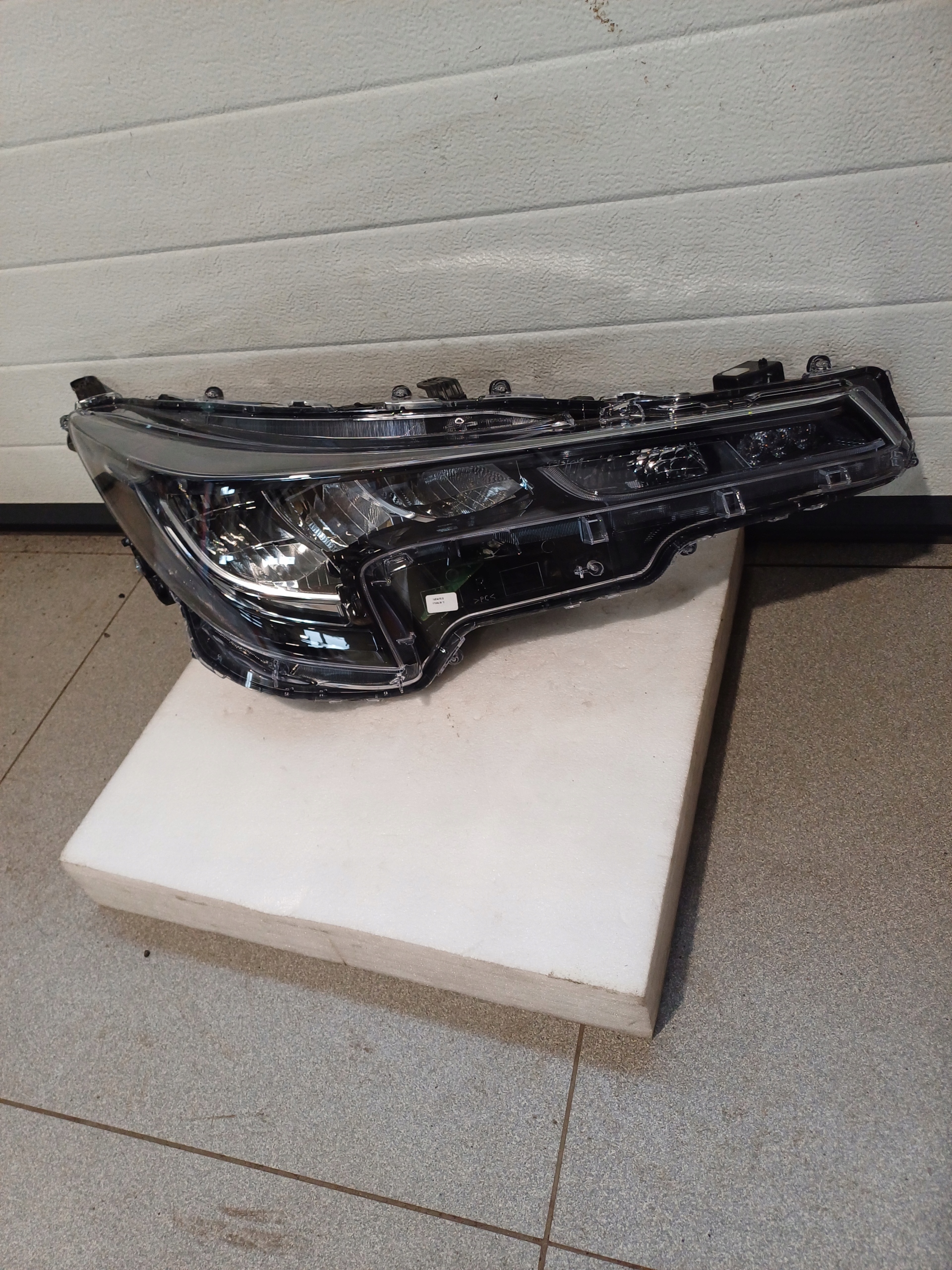light right front front TOYOTA COROLLA E21 XII 90119224