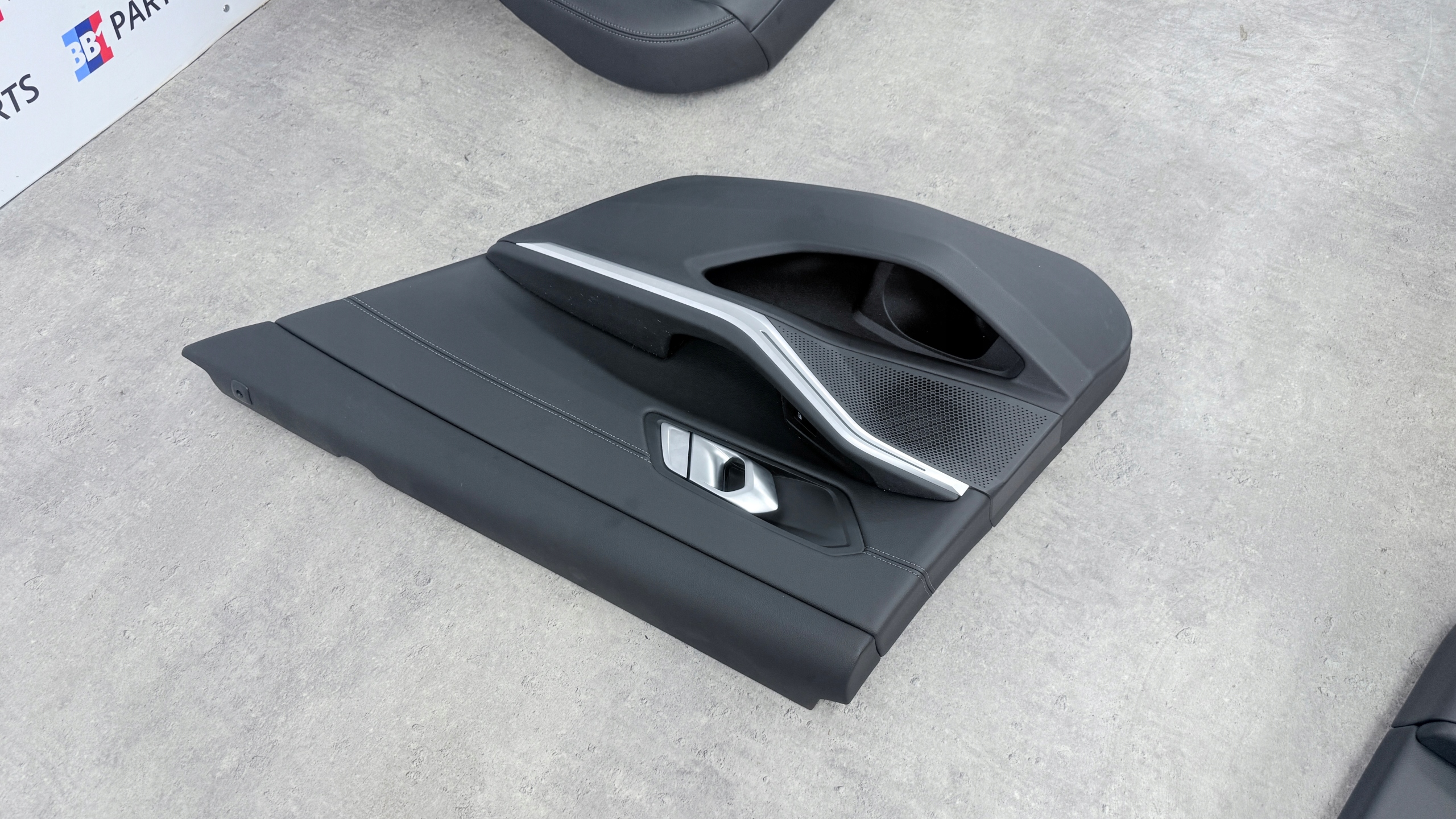 BMW G01 X3 seats side black leather heated EUR KPL