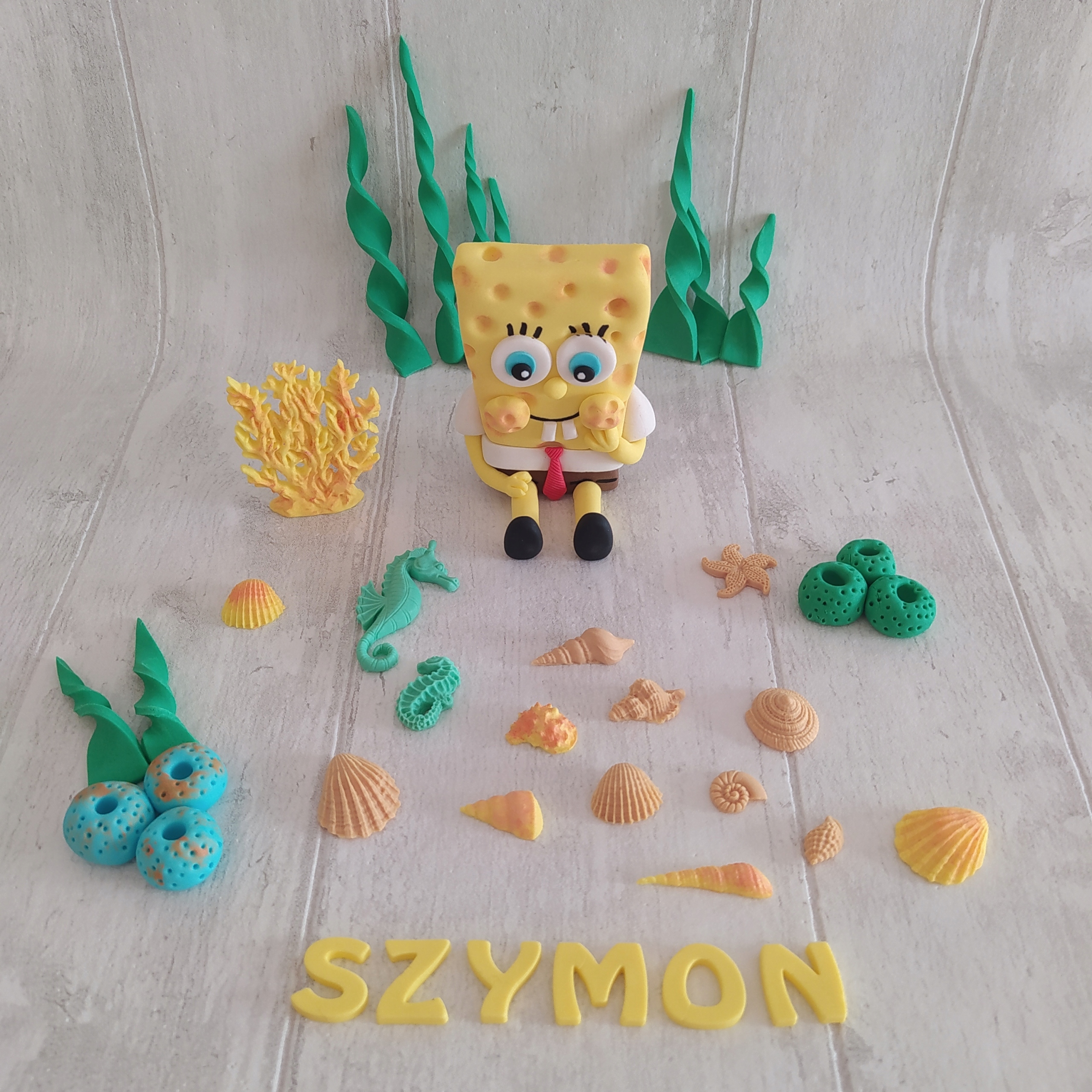 Levně Figurka a nápis Spongebob v kalhotách podvodní ozdoby na dort