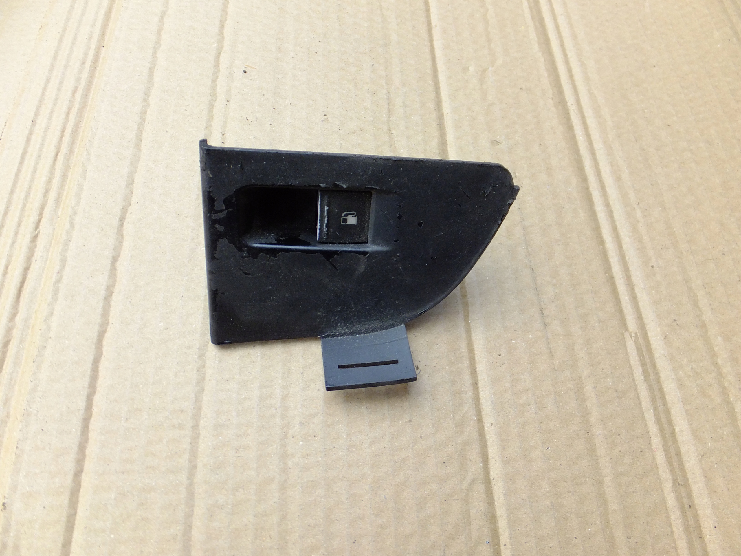 opening control switch door vw golf V 7L6959833A