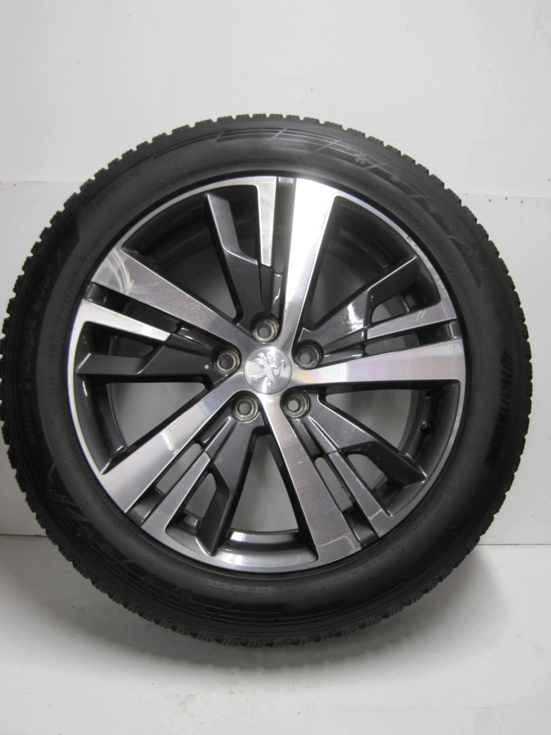 wheels discs tyres PEUGEOT 3008 R18 M+S 6mm