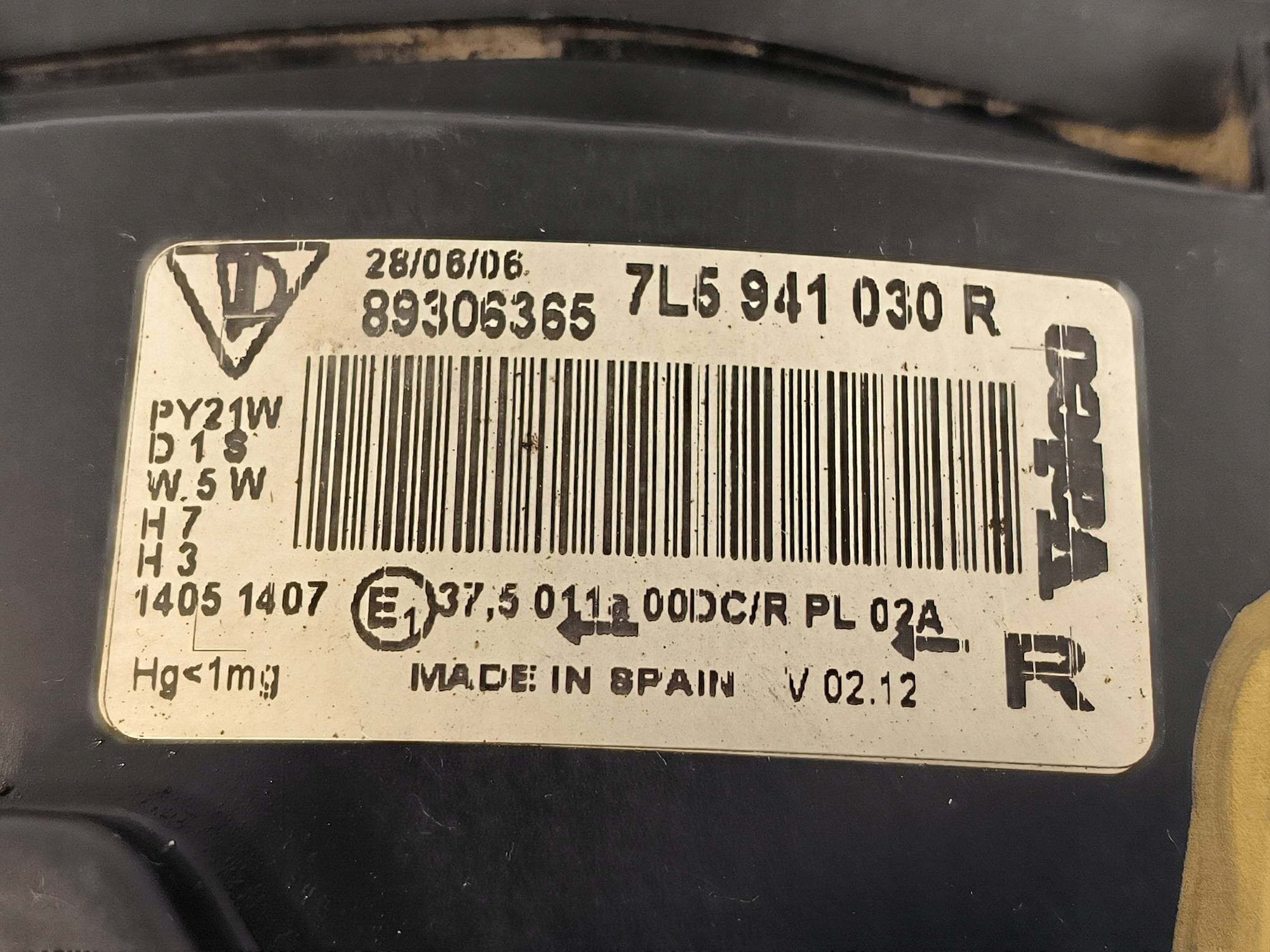 light right front PORSCHE CAYENNE and 9PA
