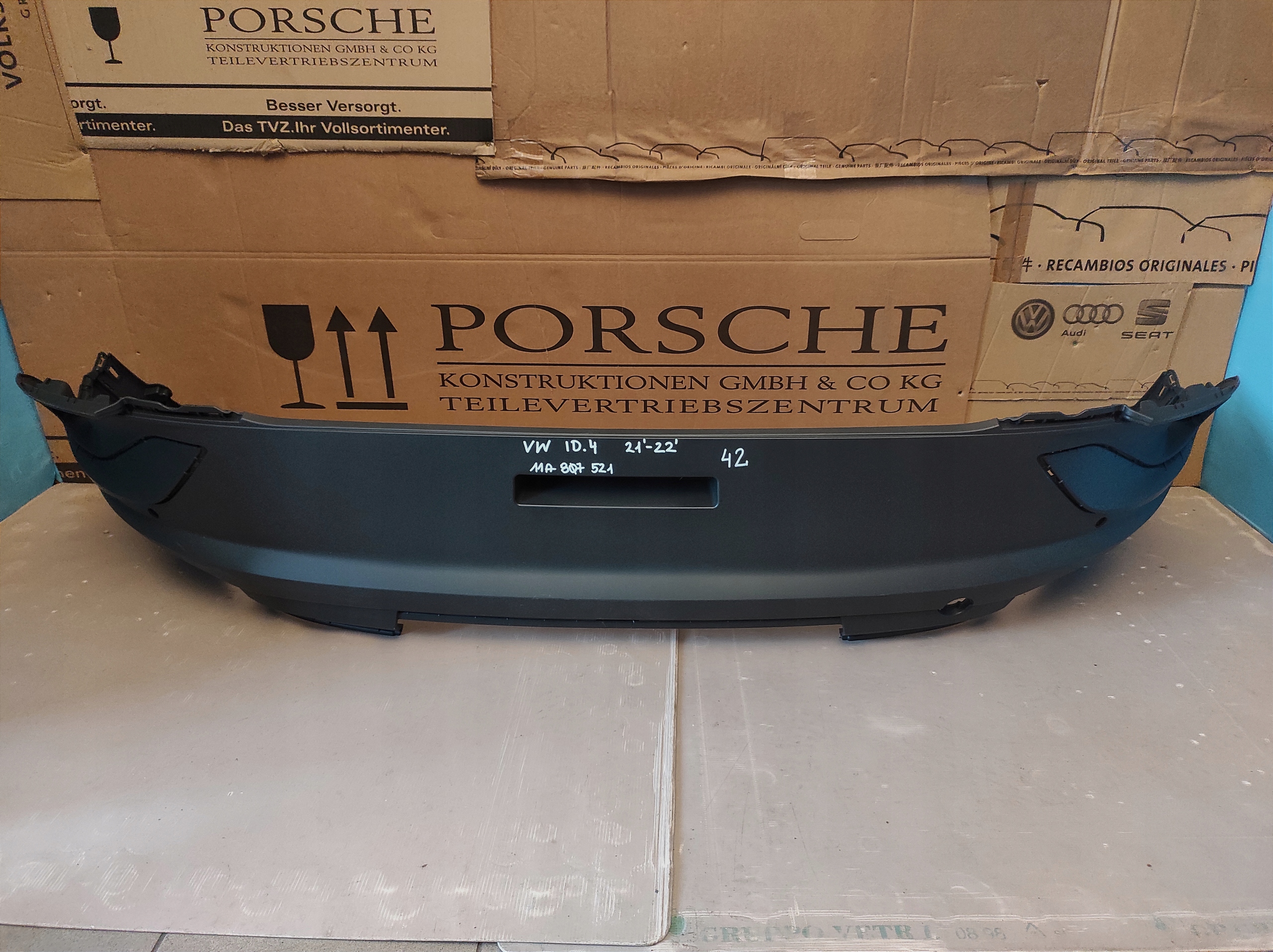 Zderzak TYŁ TYLNY VW ID.4 21'-22'