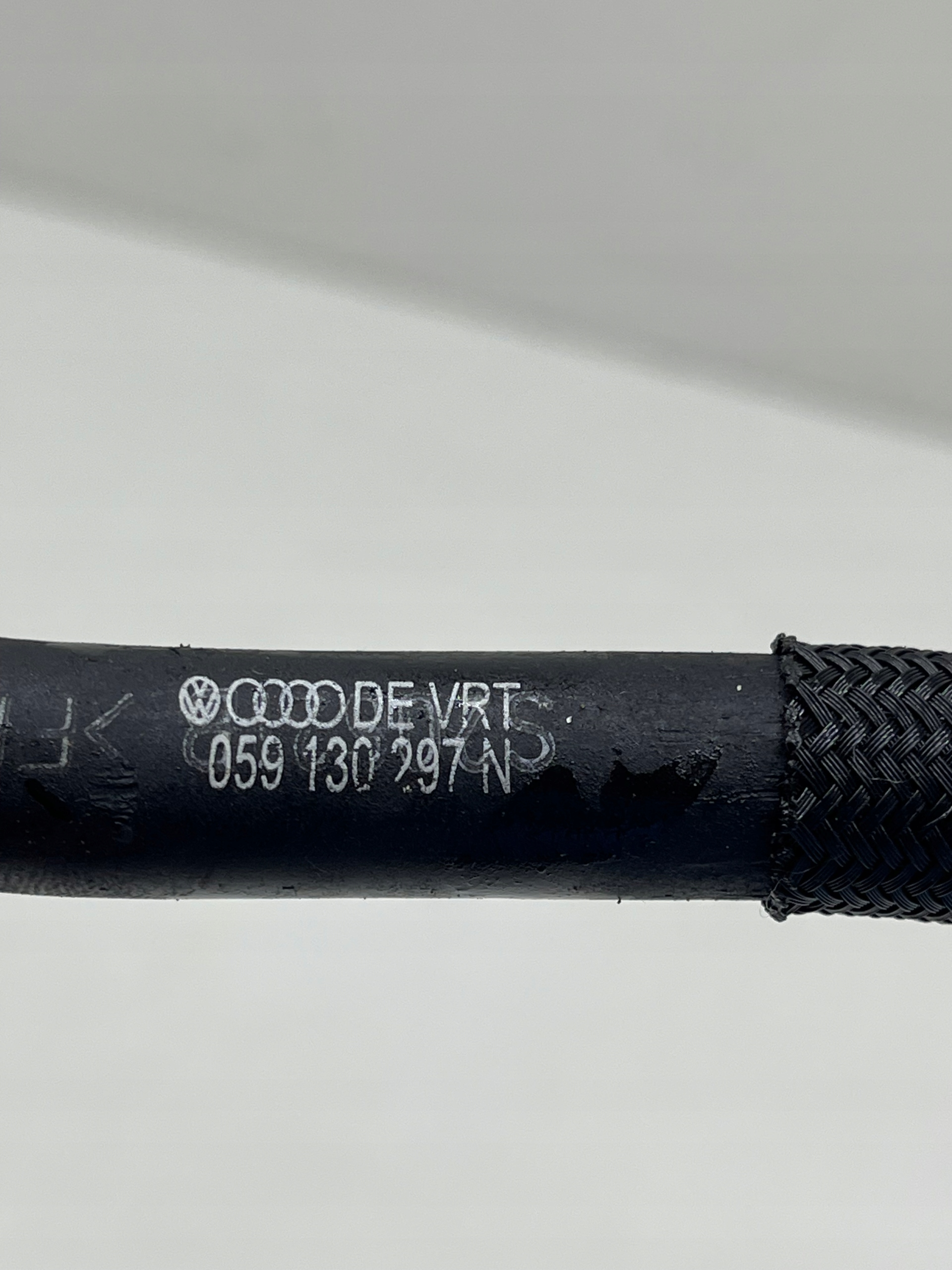 AUDI A5 8T A4 B8 Q5 2.7 3.0 TDI fuel line