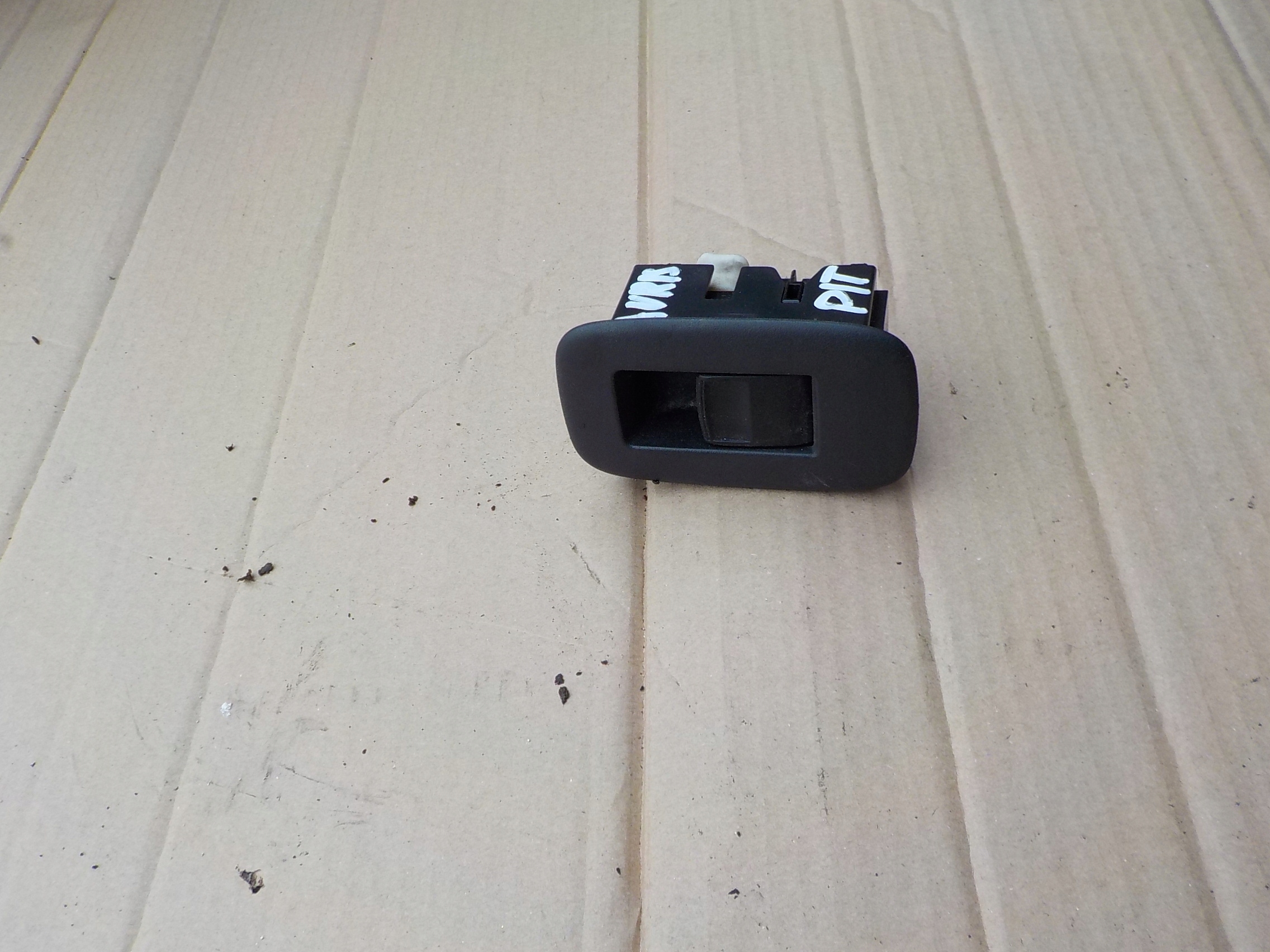 switch windows right rear part toyota auris and 2008r