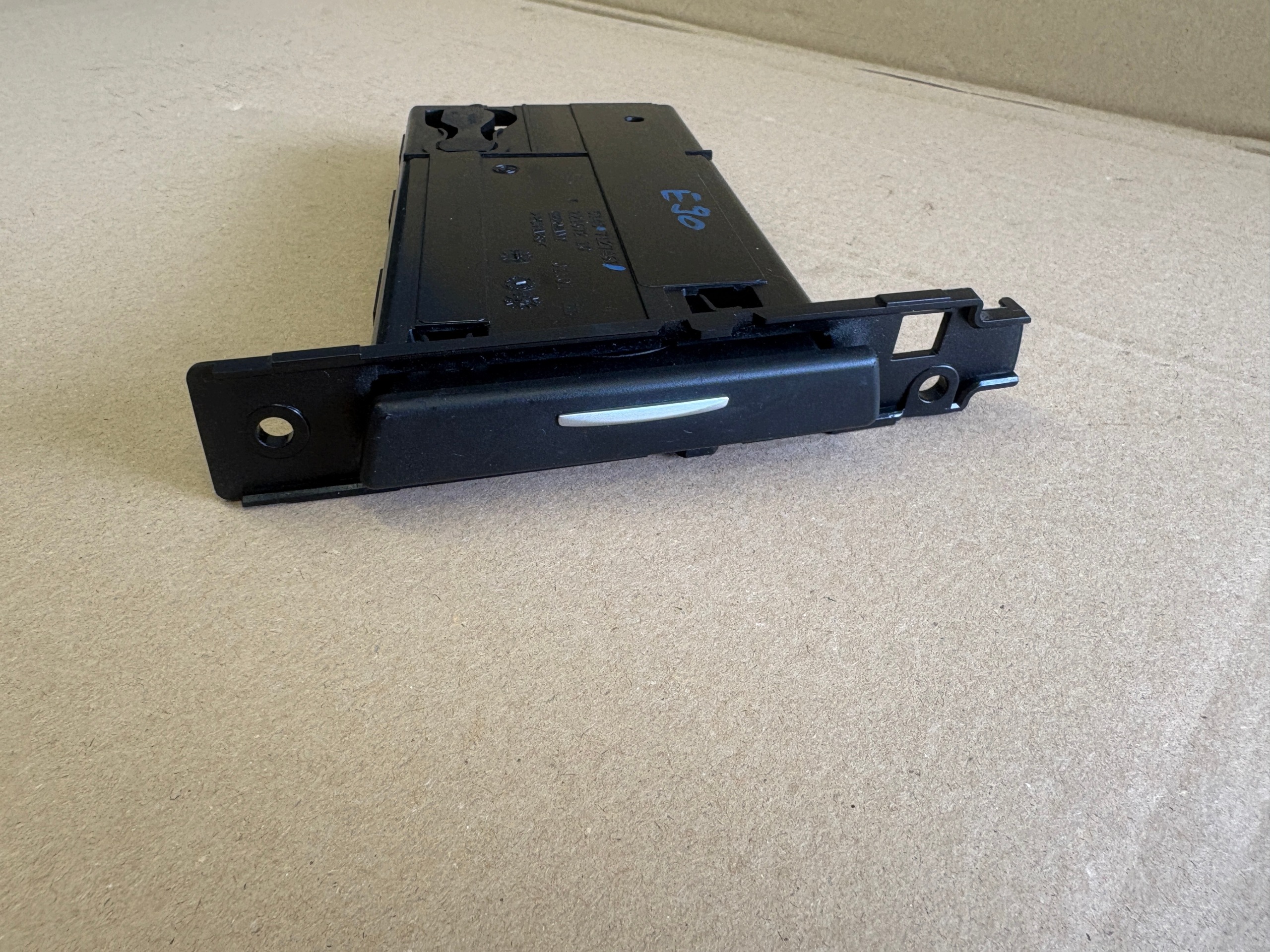 BMW E90 E91 bracket for KUBEK 7127461