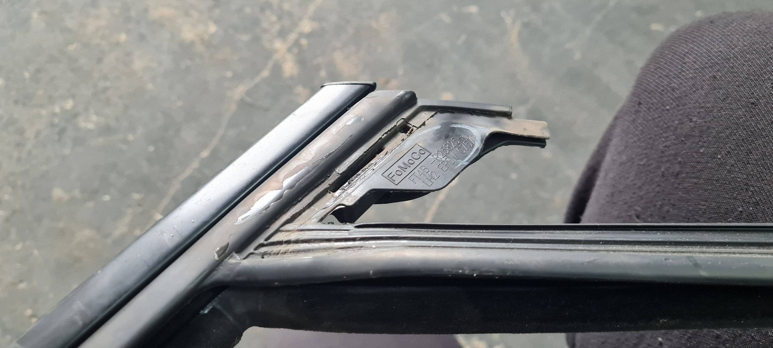 Ford Edge II 2020 gasket rubber windows door left rear part FT4BR25825