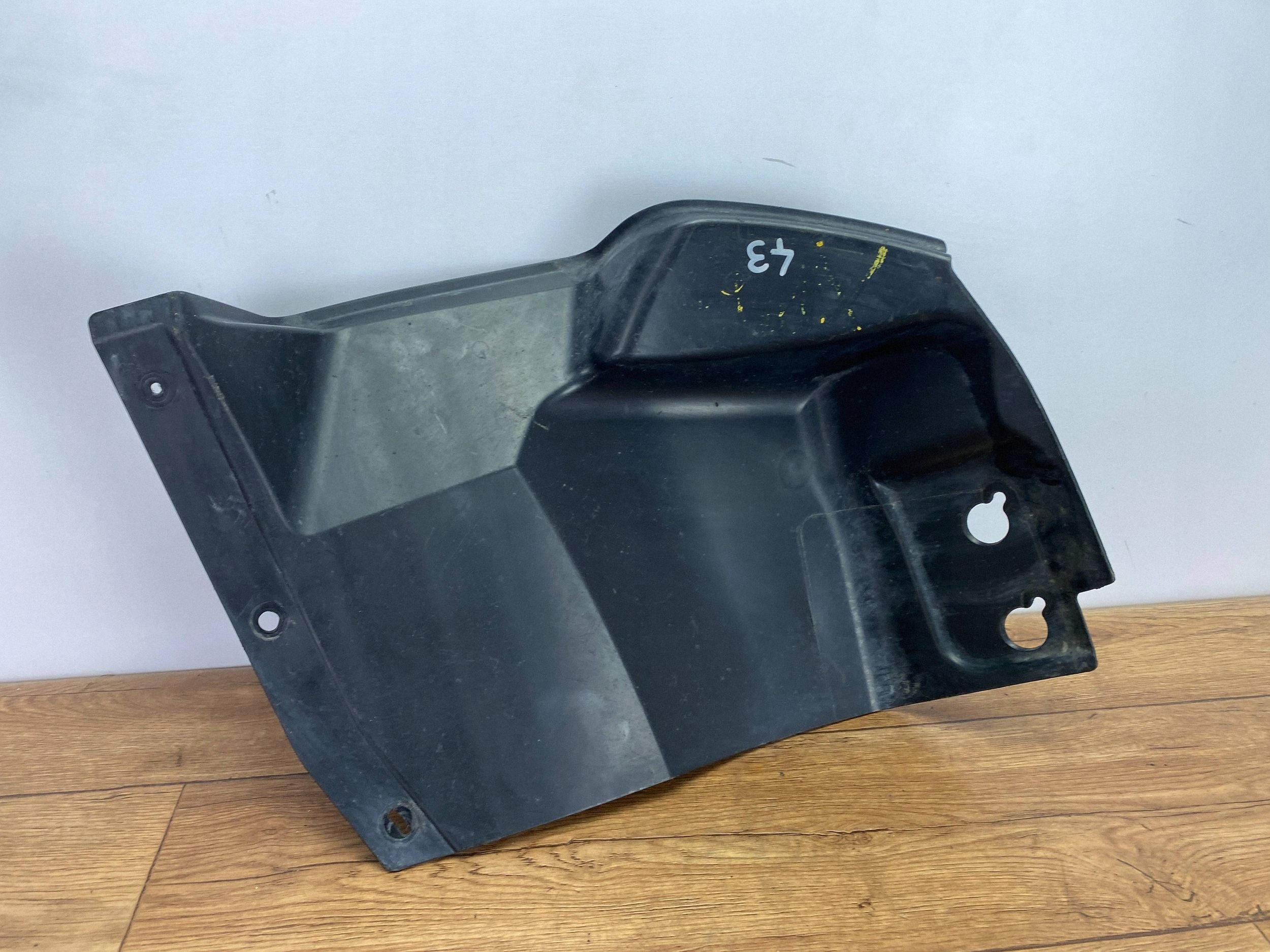 mudguard front left Ram 1500 DT 2019+