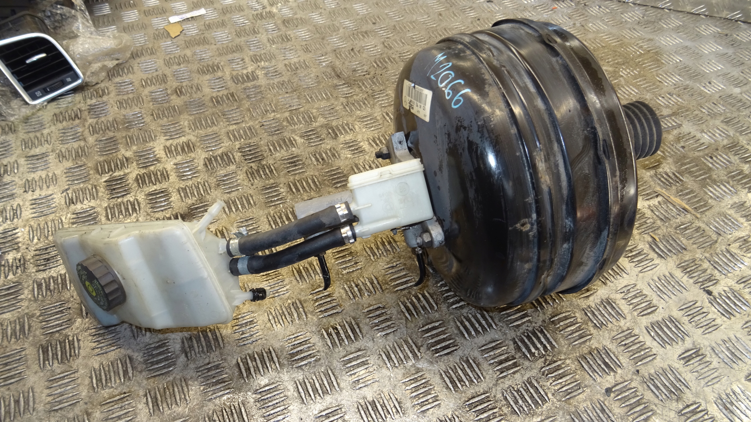 Mercedes-Benz OE A6394300408 servo Servofreno