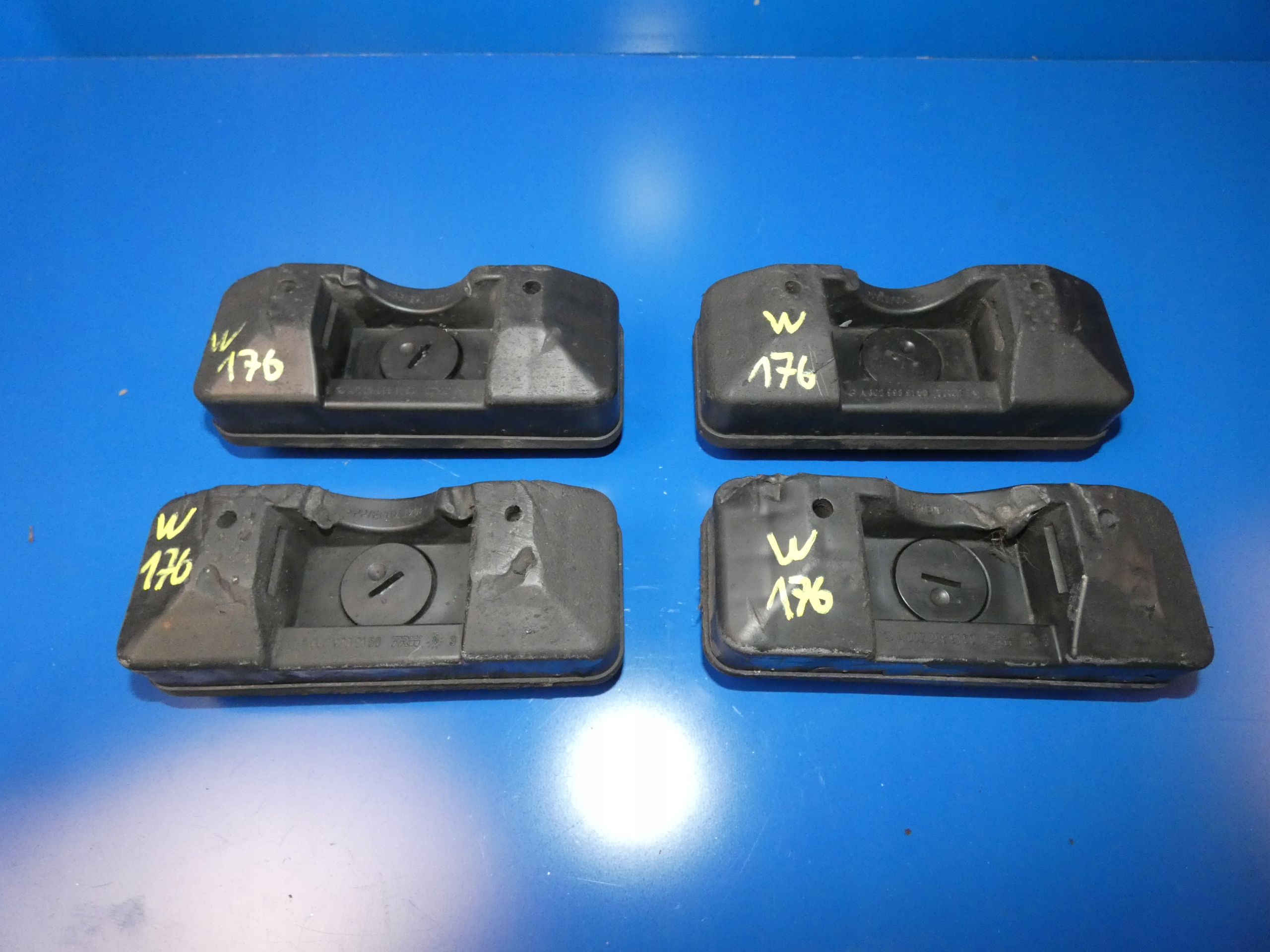 Mercedes A KLASA W176 W246 CLA W117 PODKŁADKA GUMA POD LEWAREK PODNOŚNIK