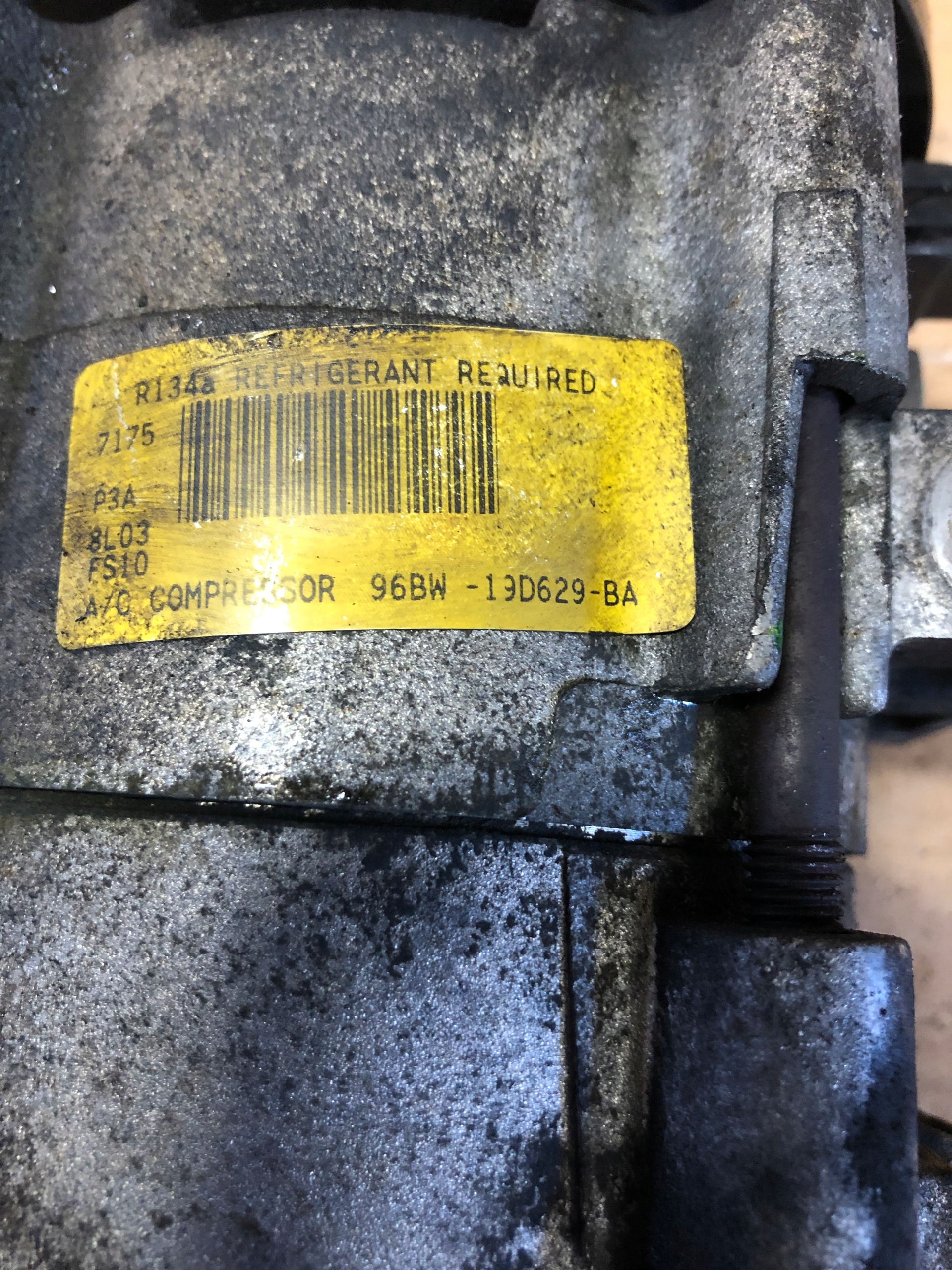 kompresor klimatizaci FORD MONDEO 96BW19D629BA