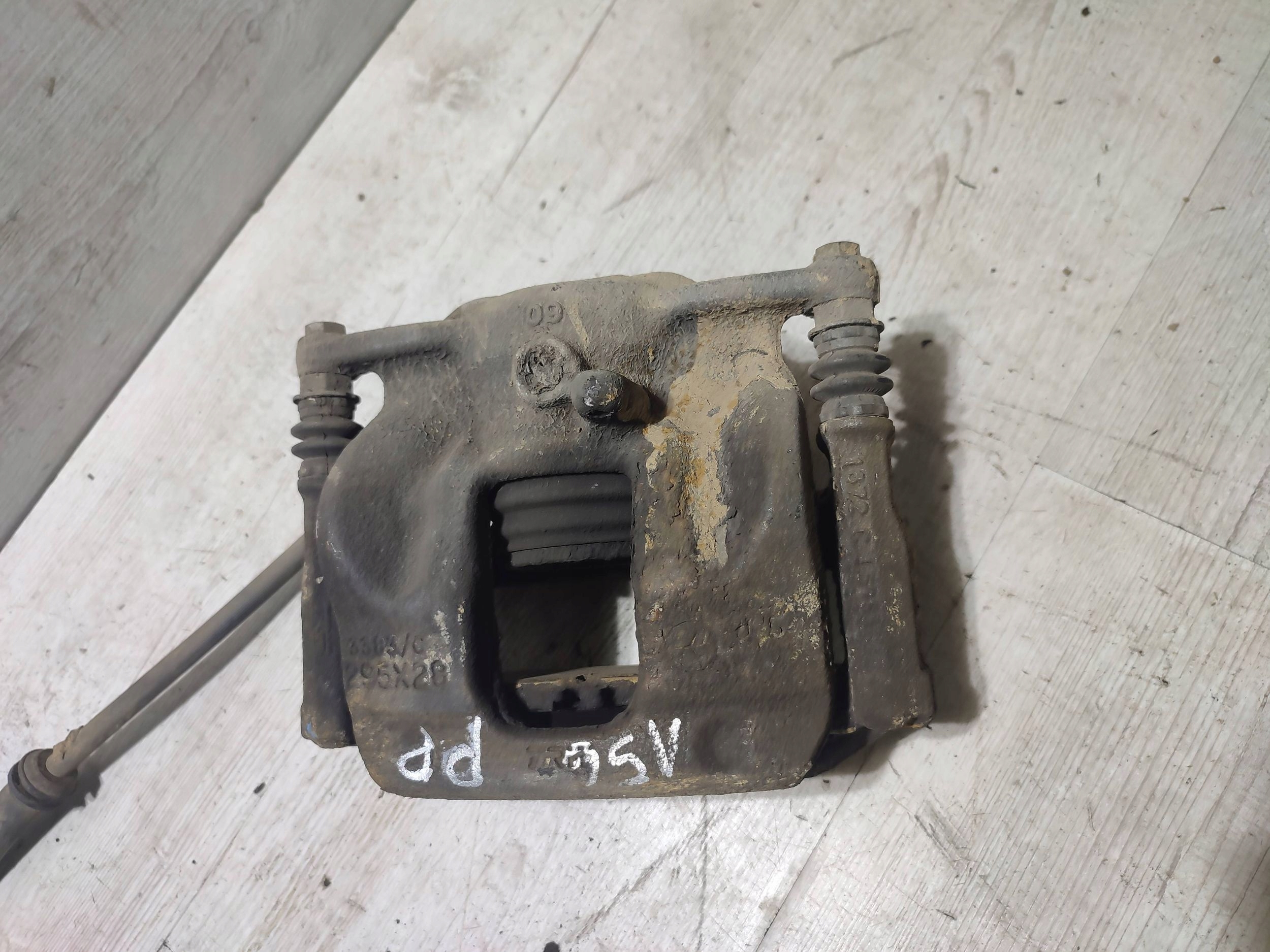 Mercedes-Benz GLA W156 2015 front right caliper brake front