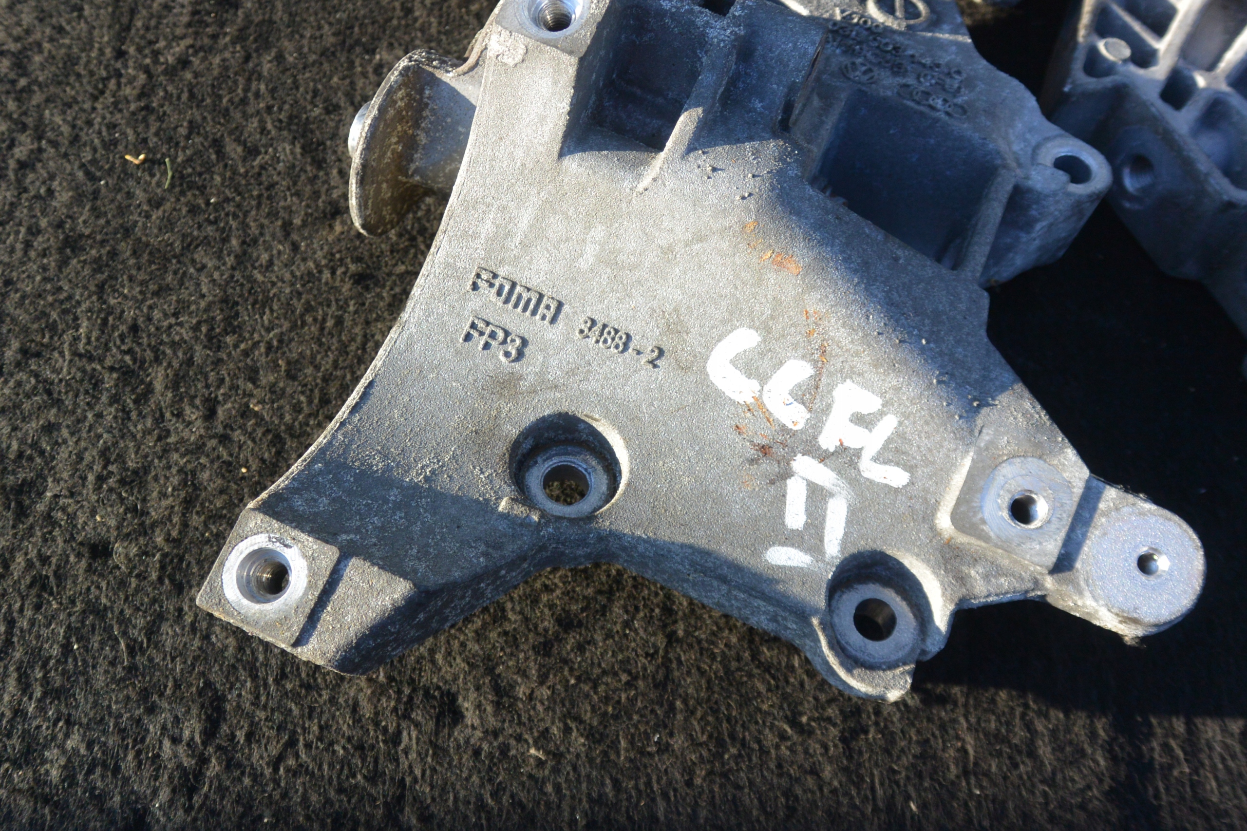 engine mount holder 2.0 TDI VW AUDI SEAT SKODA