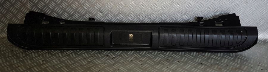 RANGE ROVER SPORT L494 OSŁONA PASA TYLNEGO Producent części Land Rover OE