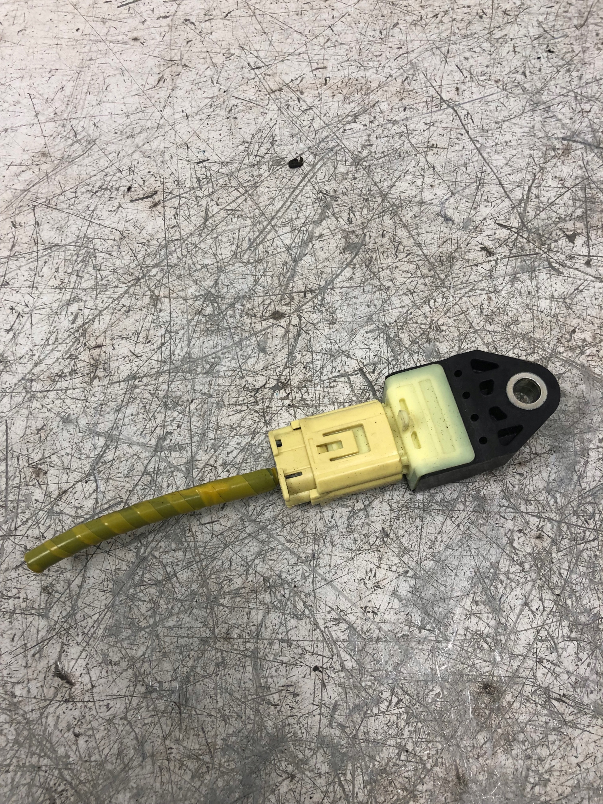 Crashsensor Drucksensor SUBARU LEGACY IV 98237AG000