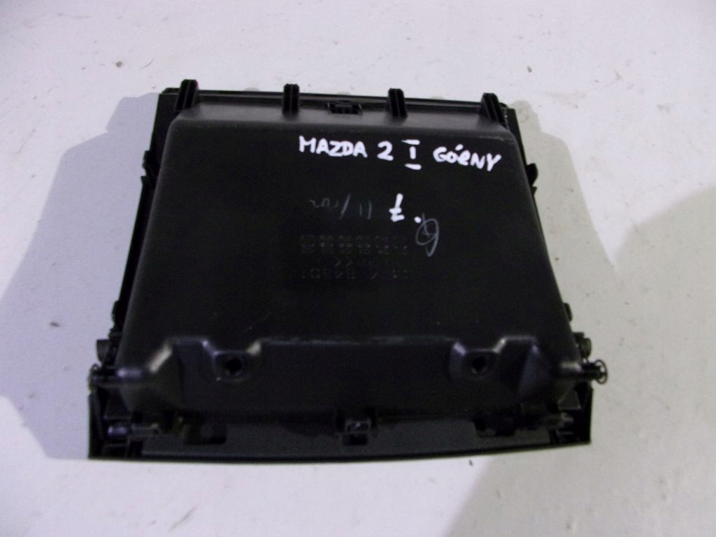 Mazda 2 e CASSETTO PORTAOGGETTI superiore