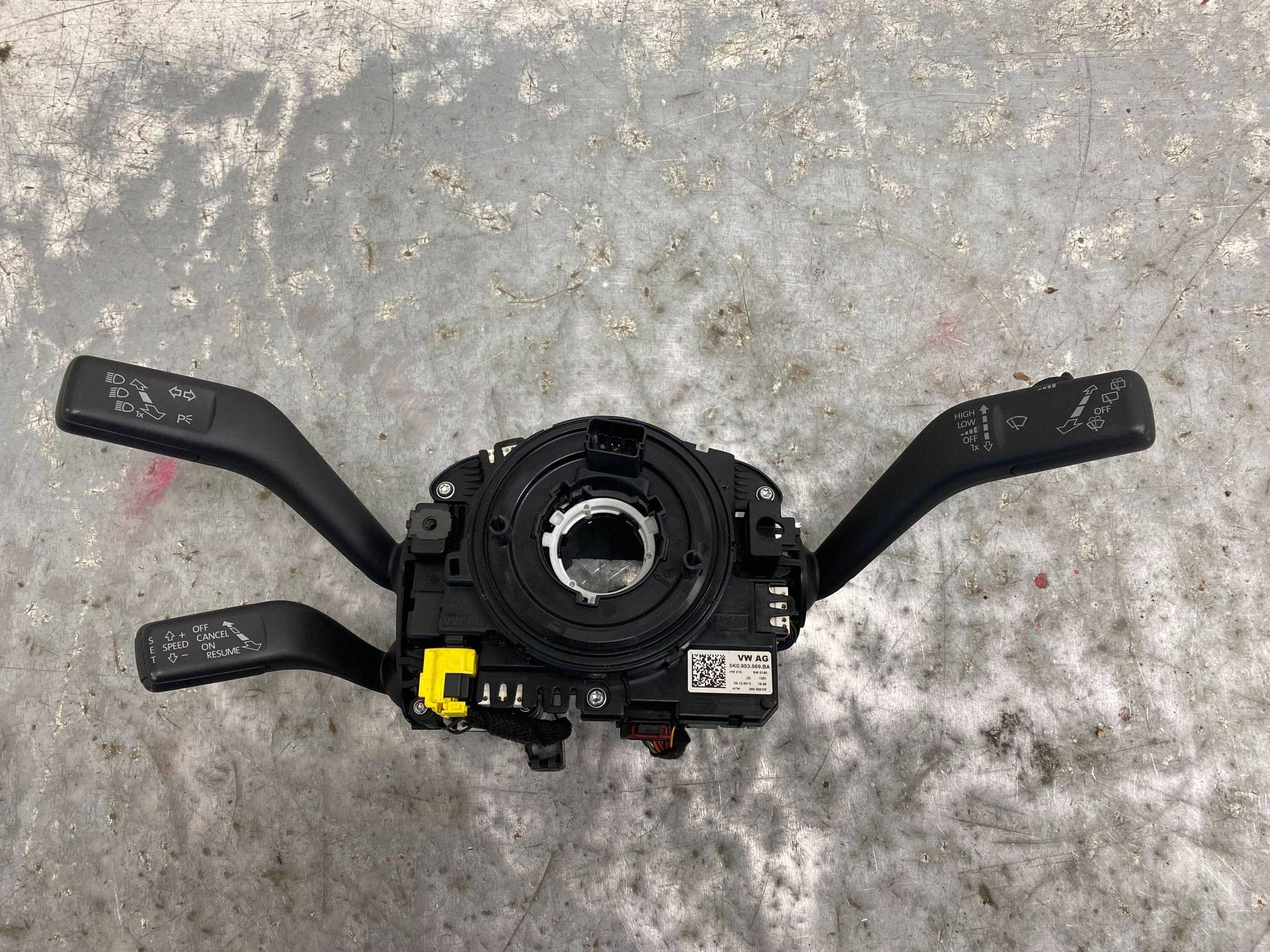VW PASSAT B7 switch control ring airbag 5K0953569BA