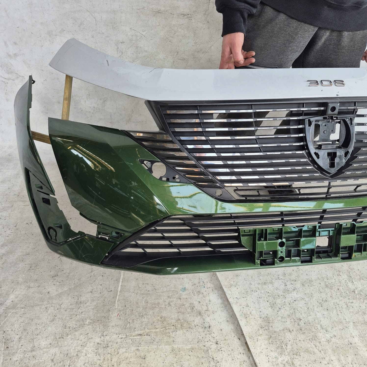 PEUGEOT 308 III T10 21- bumper front front PDC 9837677880